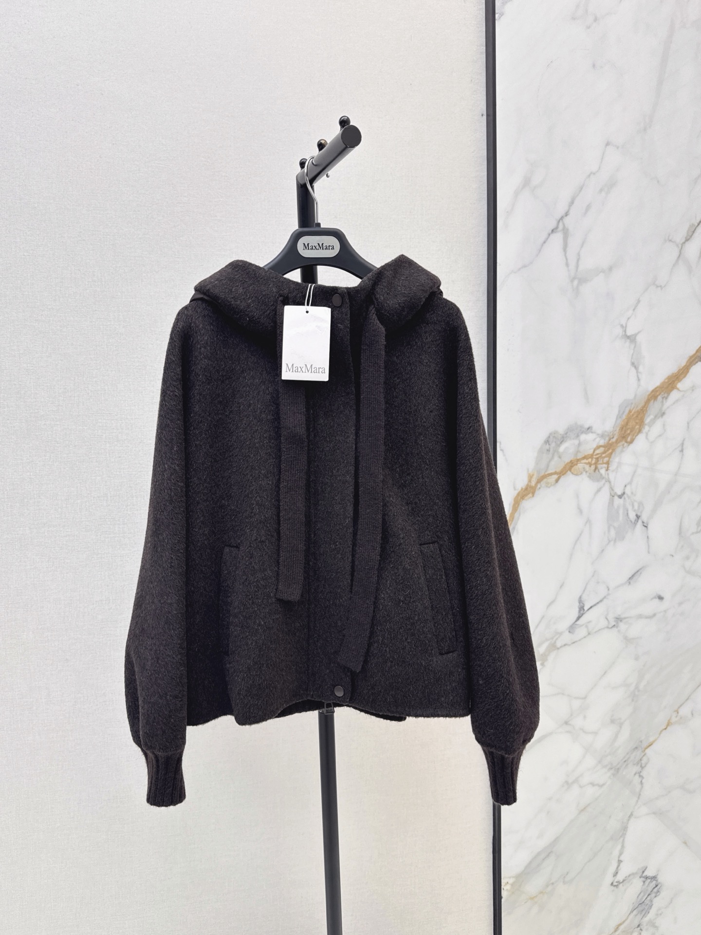 Max 26fw wool contract hooded down jacket