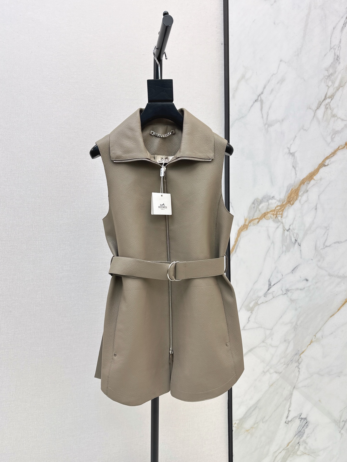 Her 26fw belted leather vest jacket