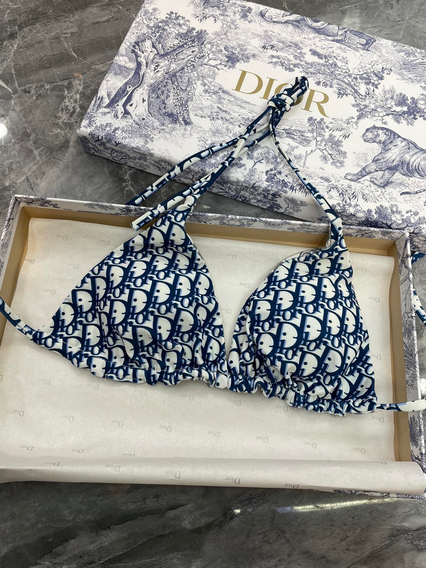 D swimsuit
