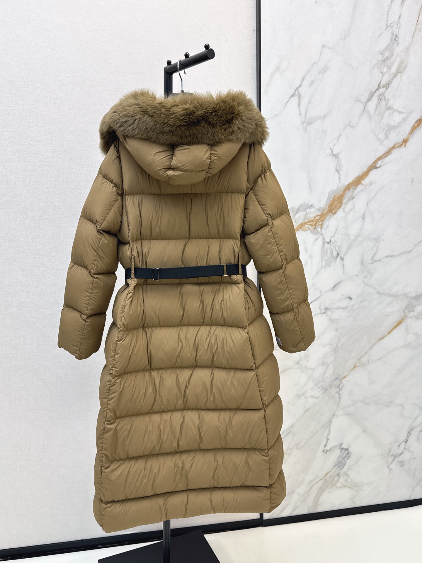 Max 26fw belted hooded down jacket