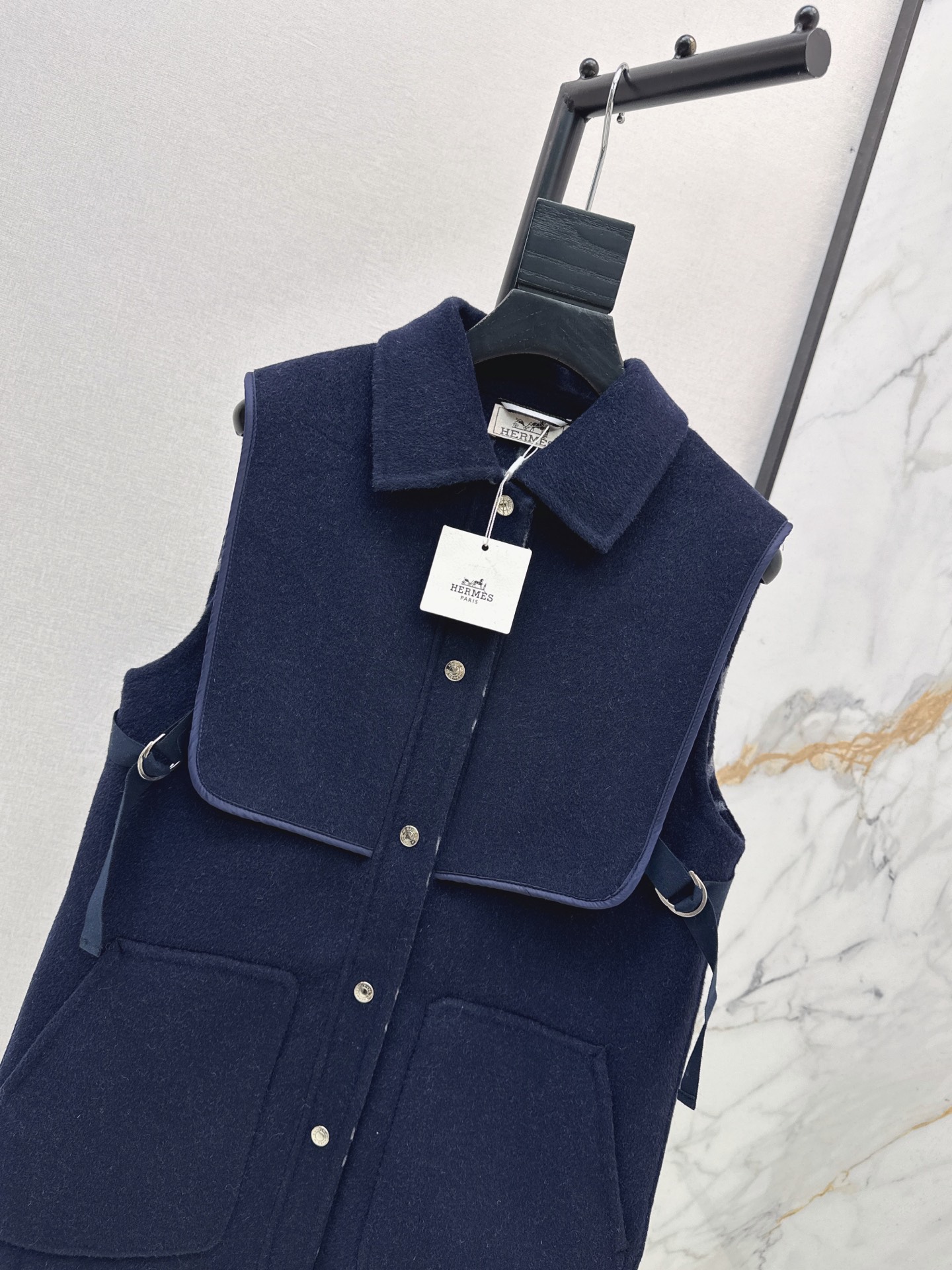 Her 26fw cashmere vest jacket