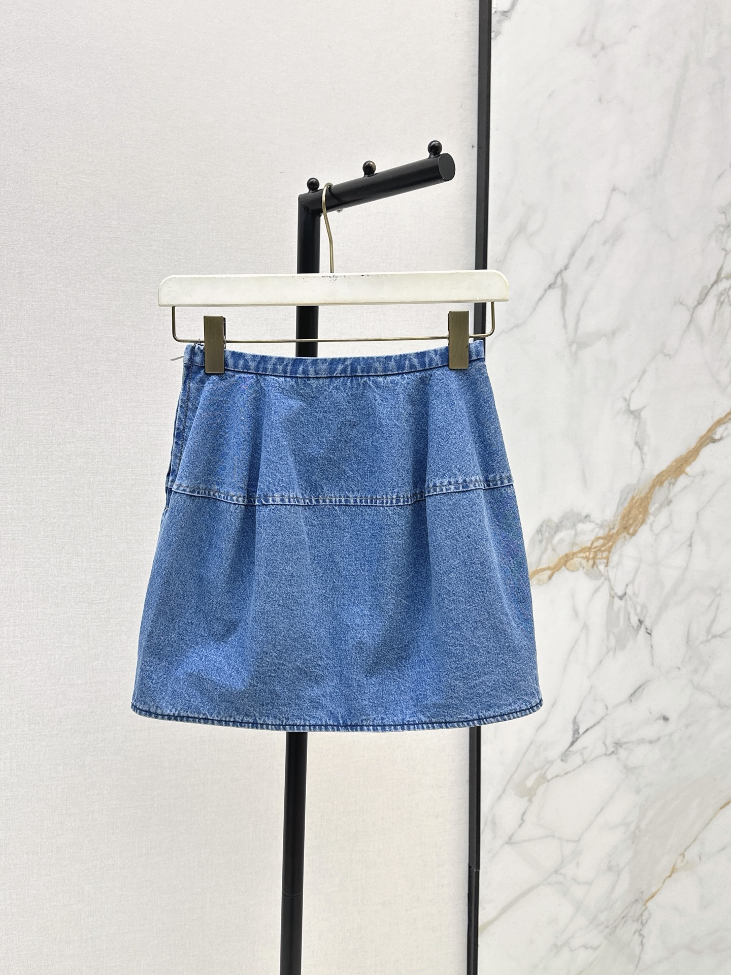 Loe 26fw denim skirt