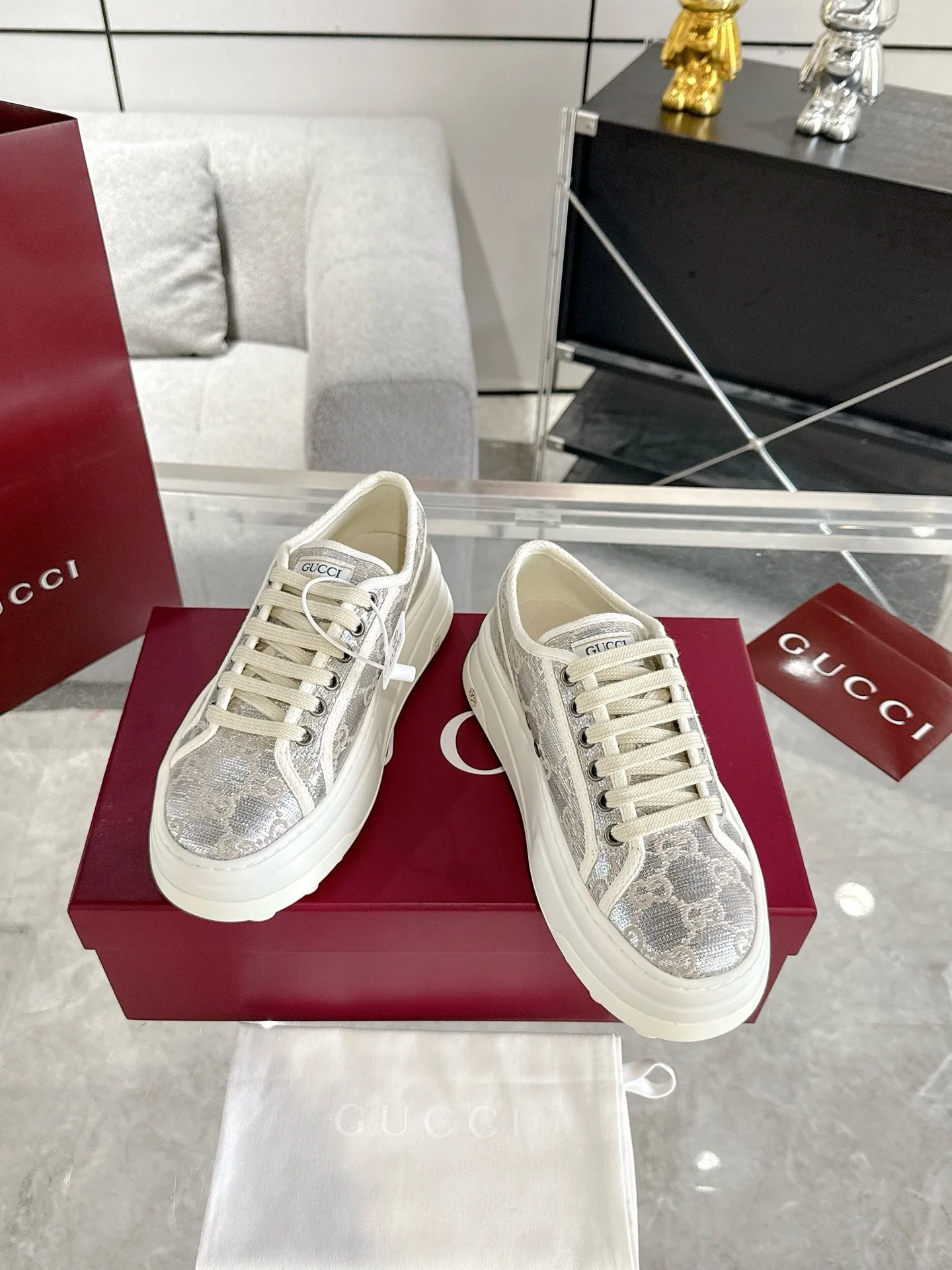 Guc thick soled canvas shoes