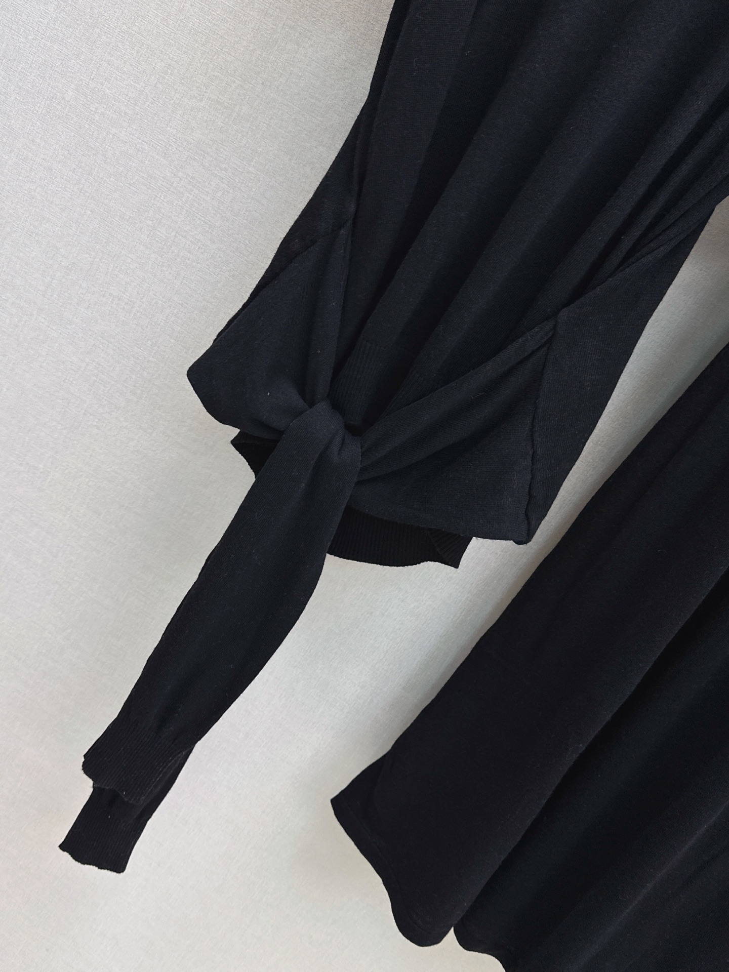 Loe 26fw knit top pleated skirt