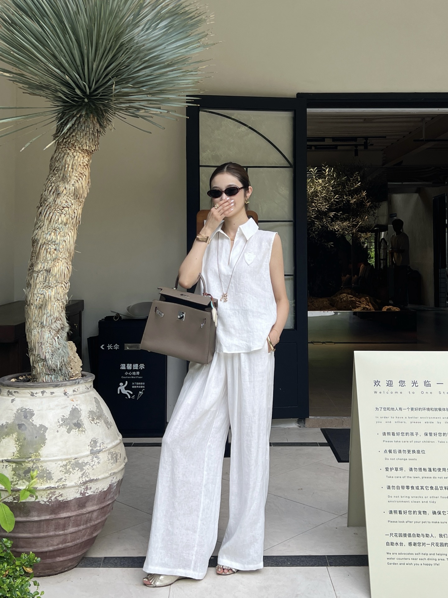 Brun 26ss sleeveless shirt