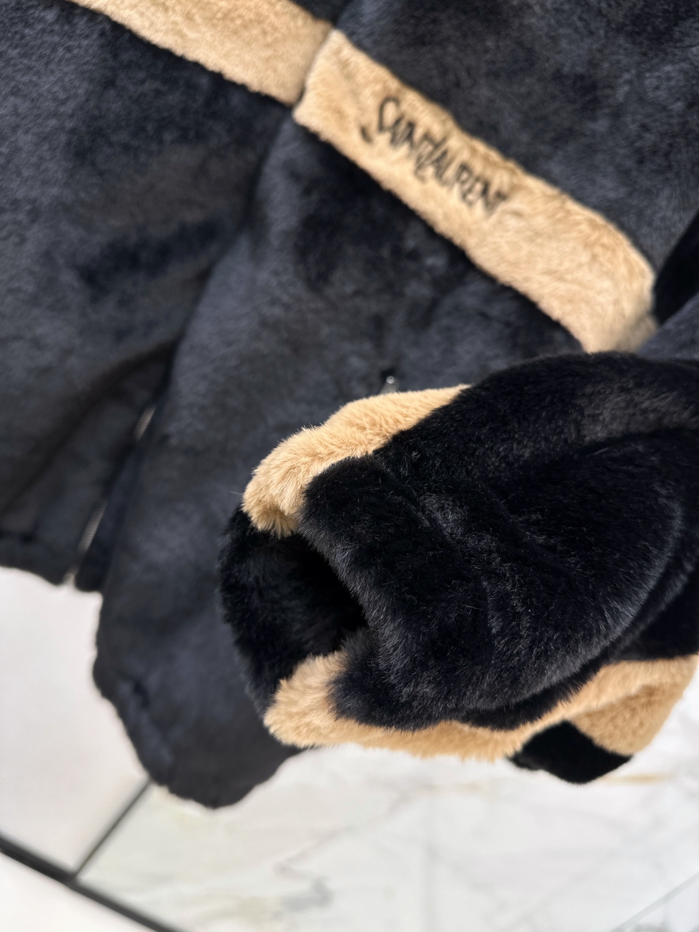 Sain 26fw contrast-panel plush fleece zip jacket