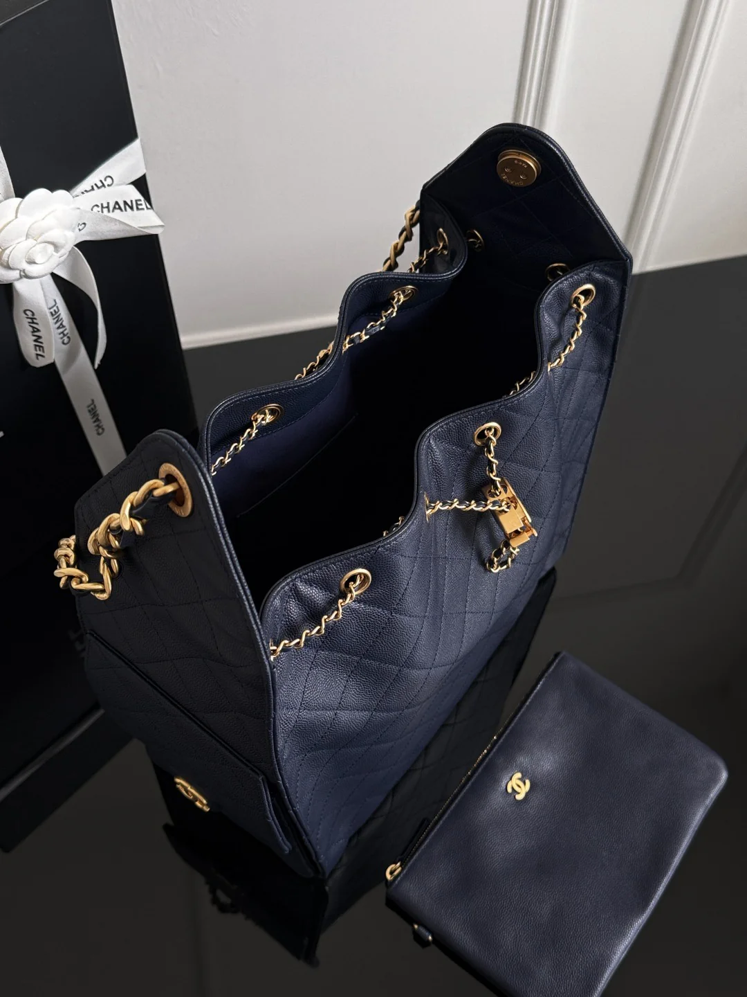 Chan 25A hobo bags