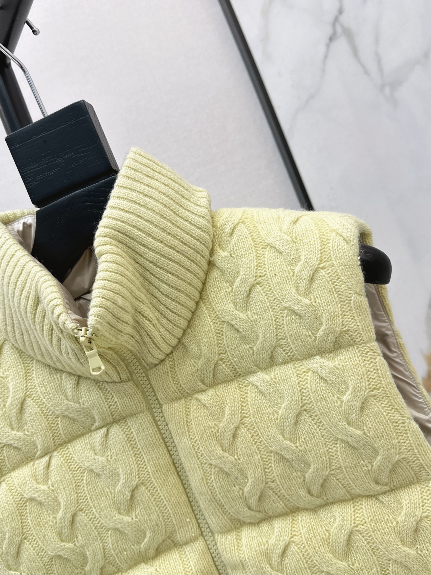 Brun 26fw knit contract down vest