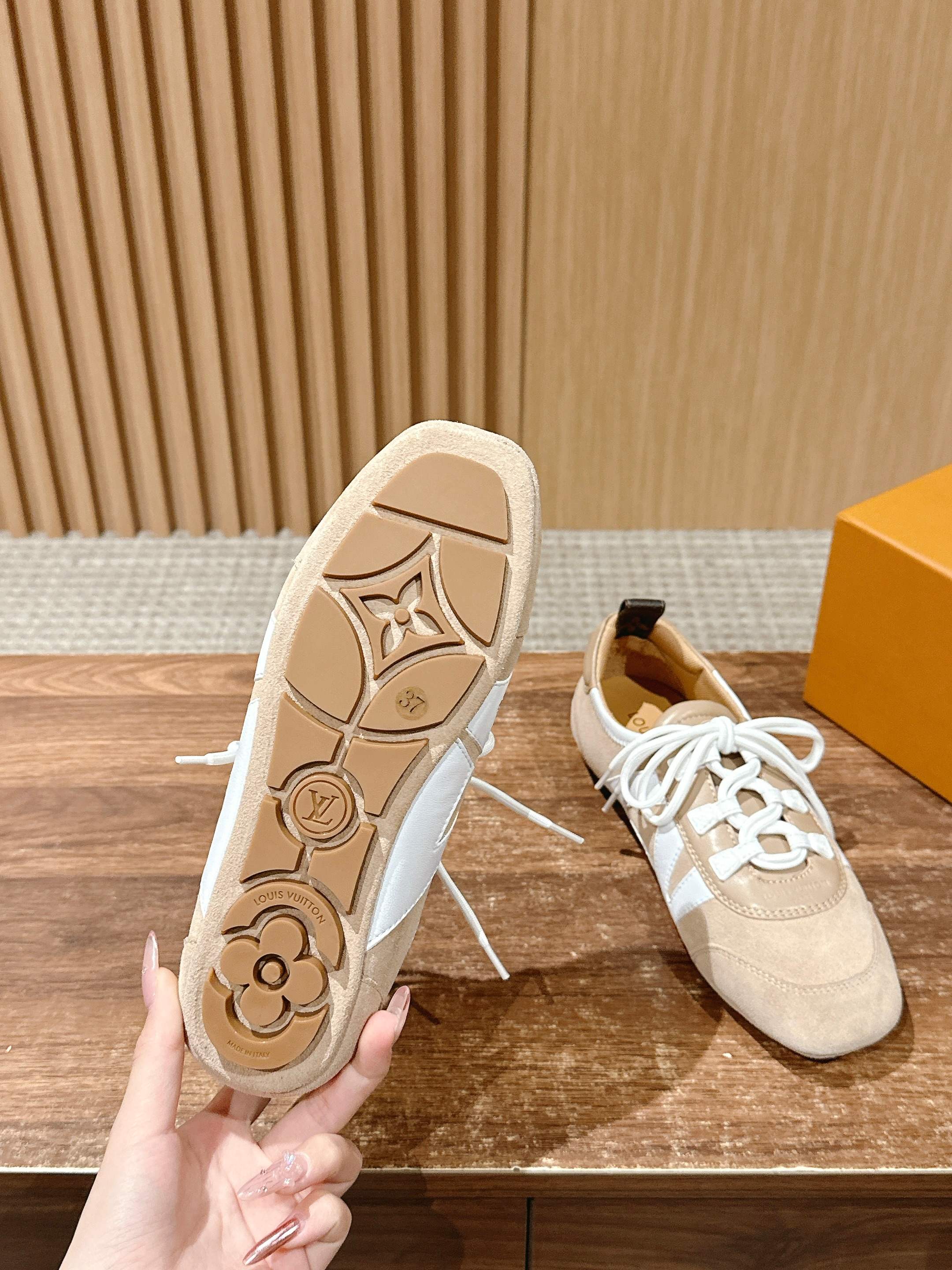 Loui 25fw sneaker