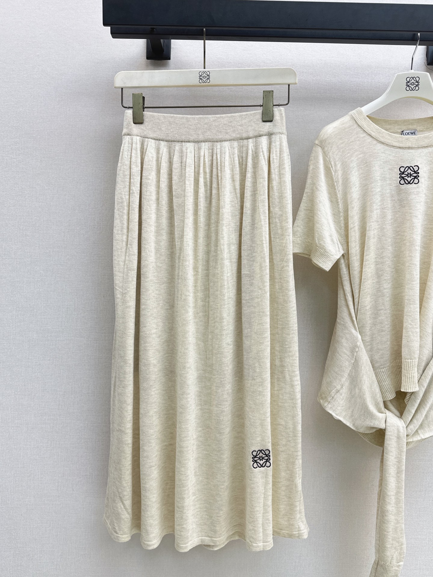 Loe 26fw knit top pleated skirt