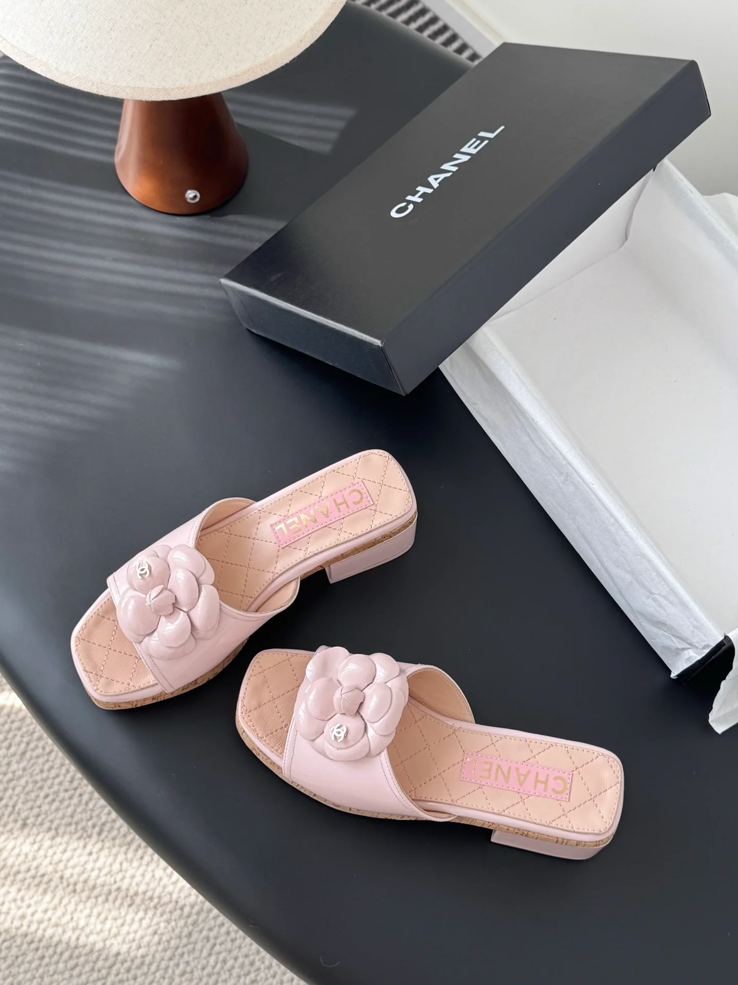 Chan 26ss camellia sides sandals