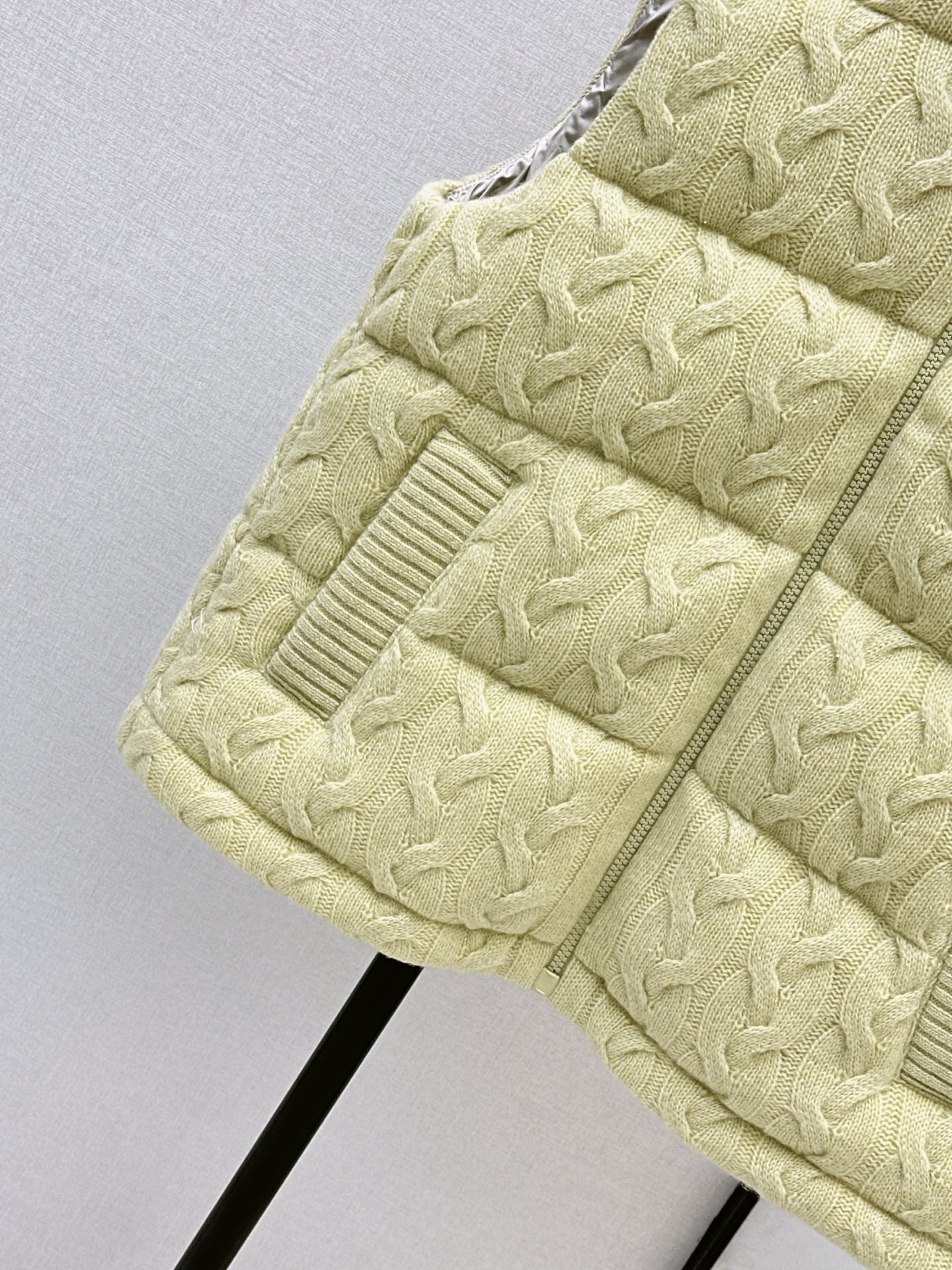 Brun 26fw knit contract down vest
