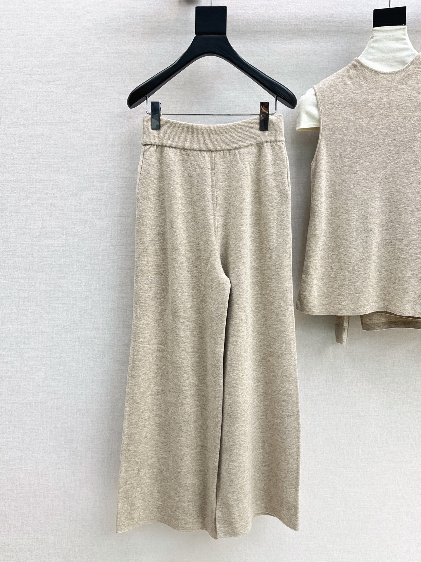 Her 26fw knit vest cardigan pants sets