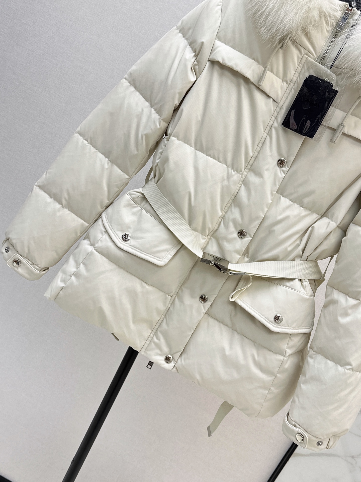 Pra 26fw hooded down jacket