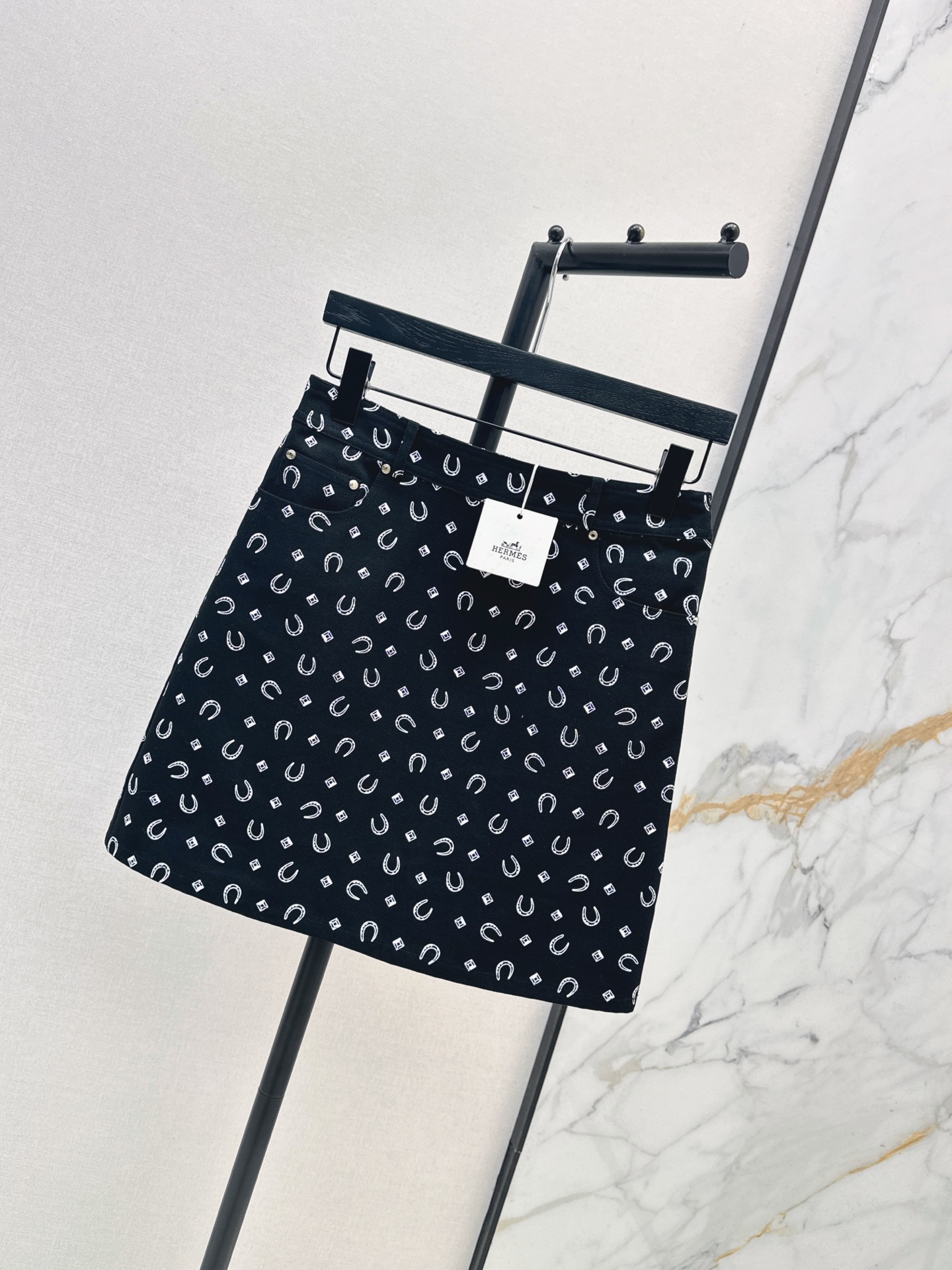 Herm 26fw print skirt