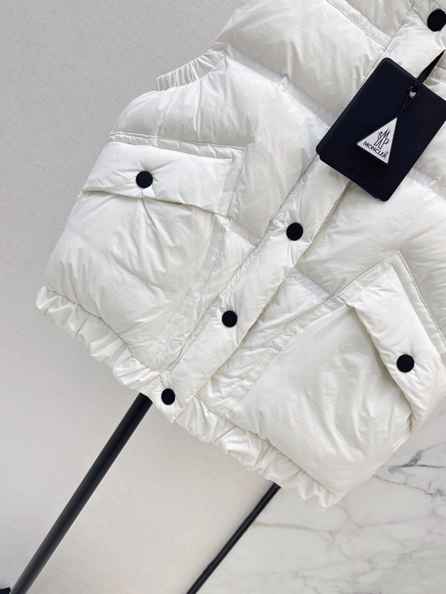 Monc 26fw down vest