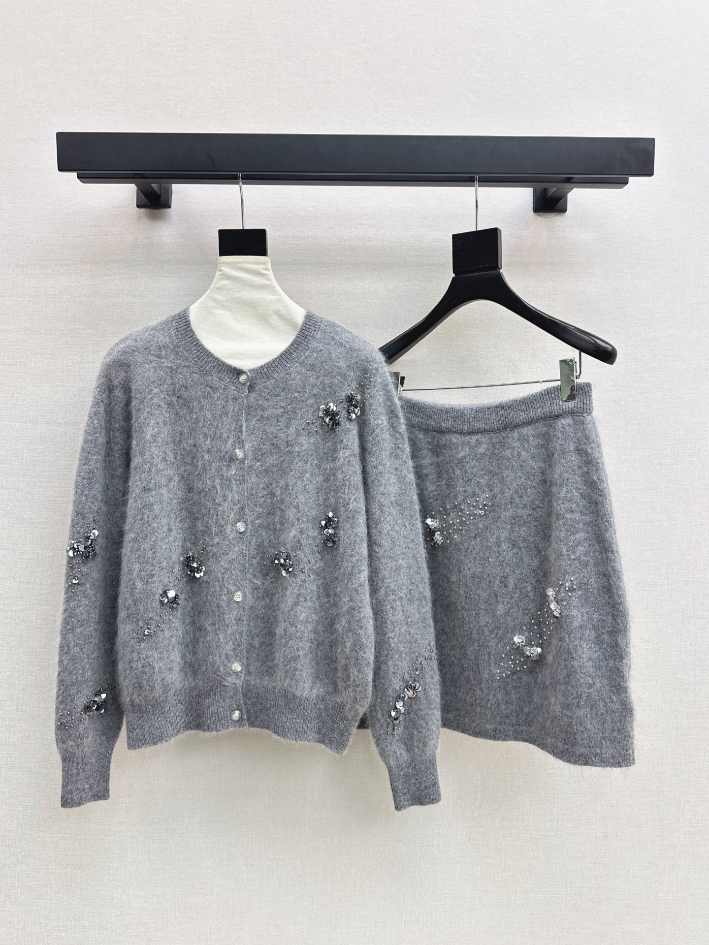 Miu 26fw beading sequin knit sweater skirt sets