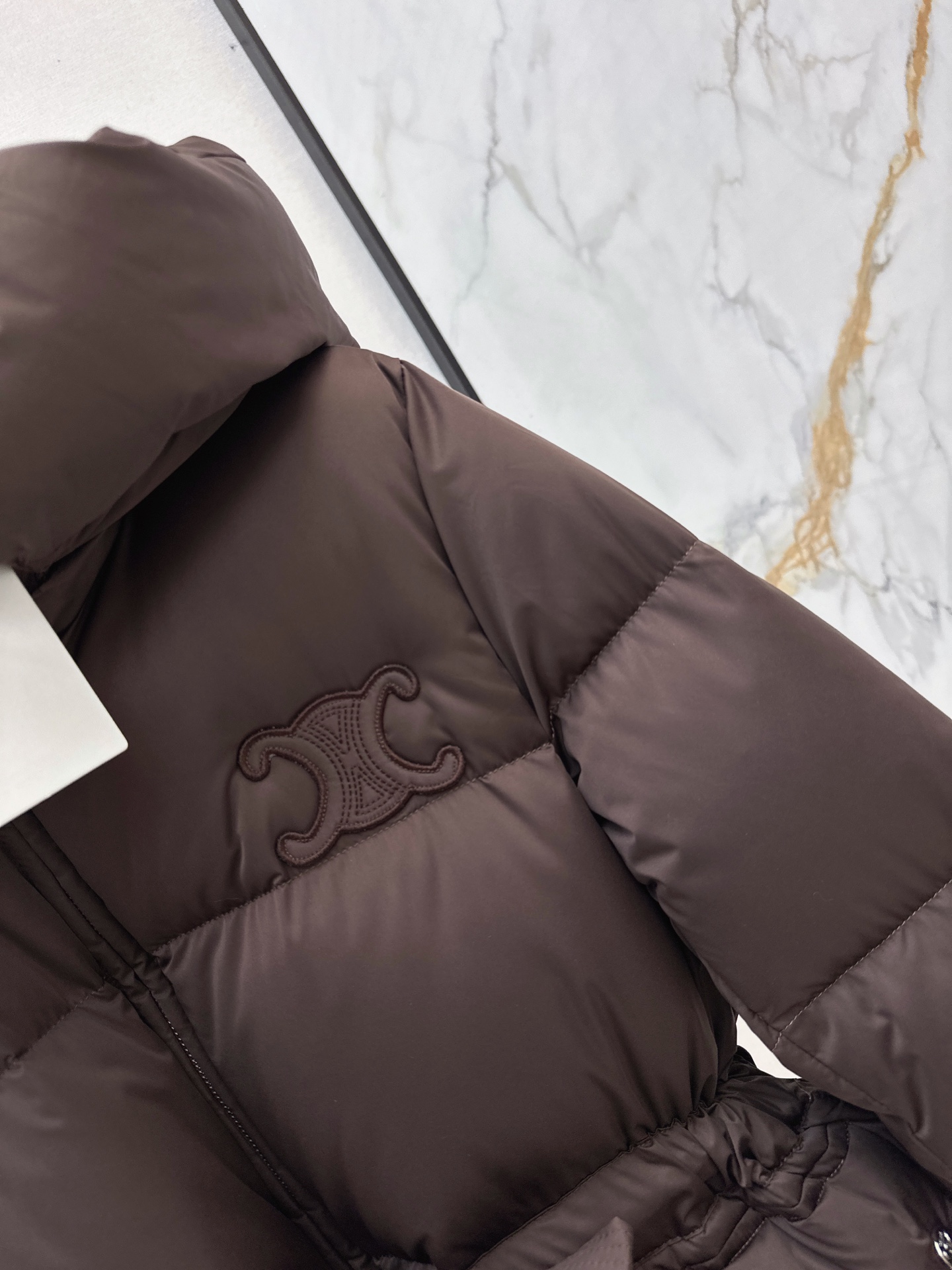 Celi 26fw hooded belted down jacket