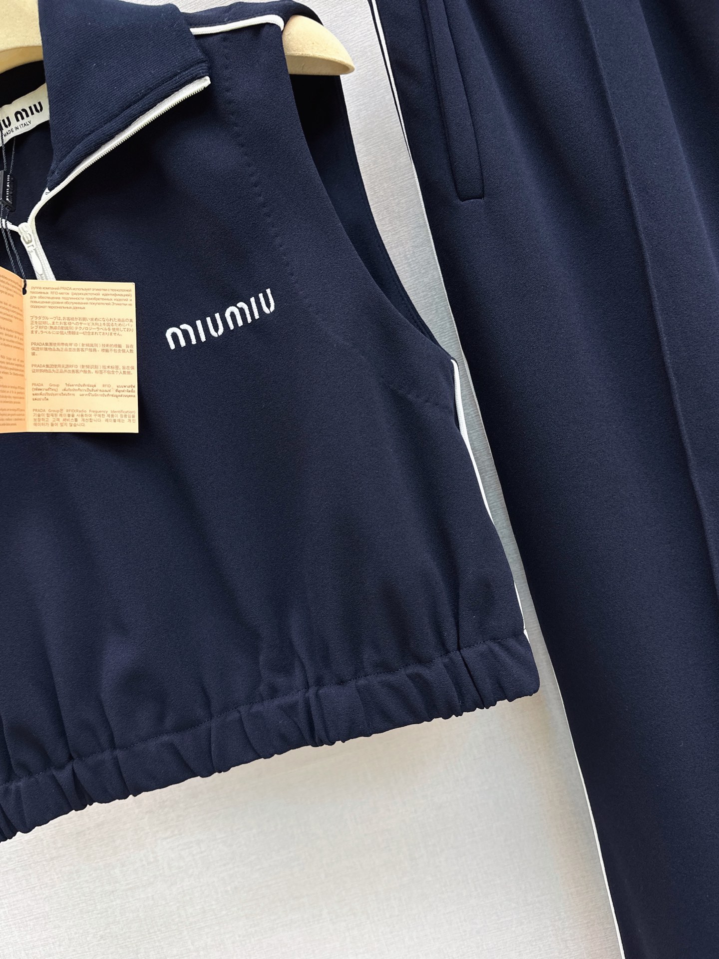 Miu 26ss cropped vest apnts sets