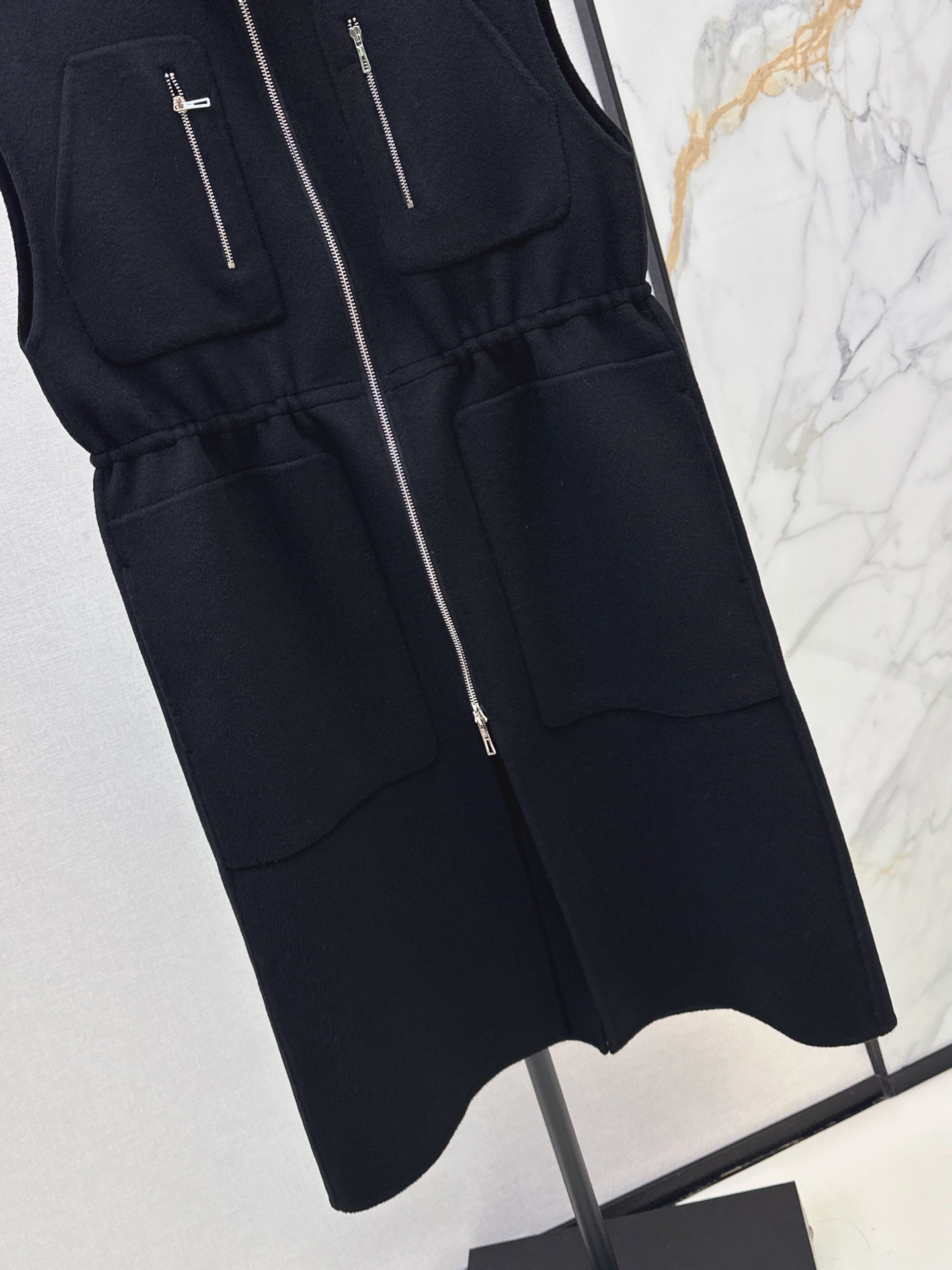 Her 26fw drawstring woolen vest