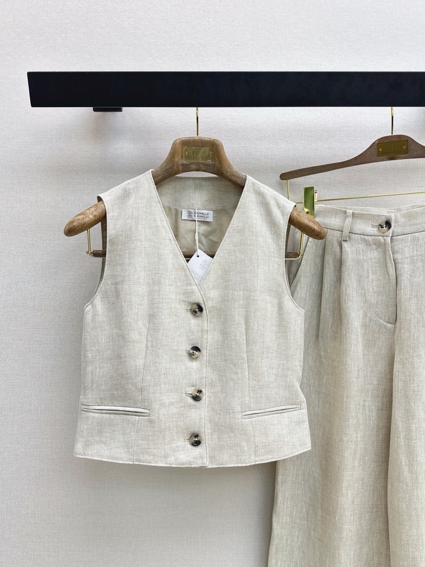 Brun 26ss v-neck waistcoat pants set