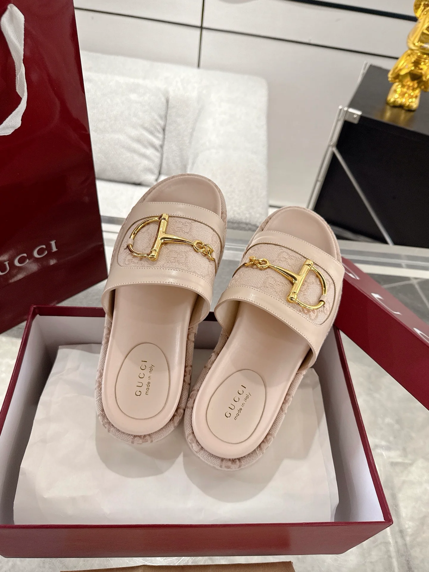 Gucc 25fw thick slippers