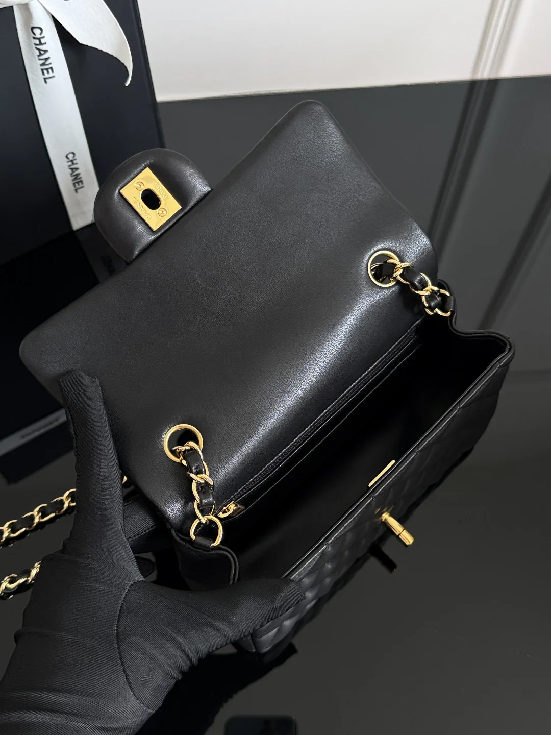 Chan cf20 chain shoulder bag
