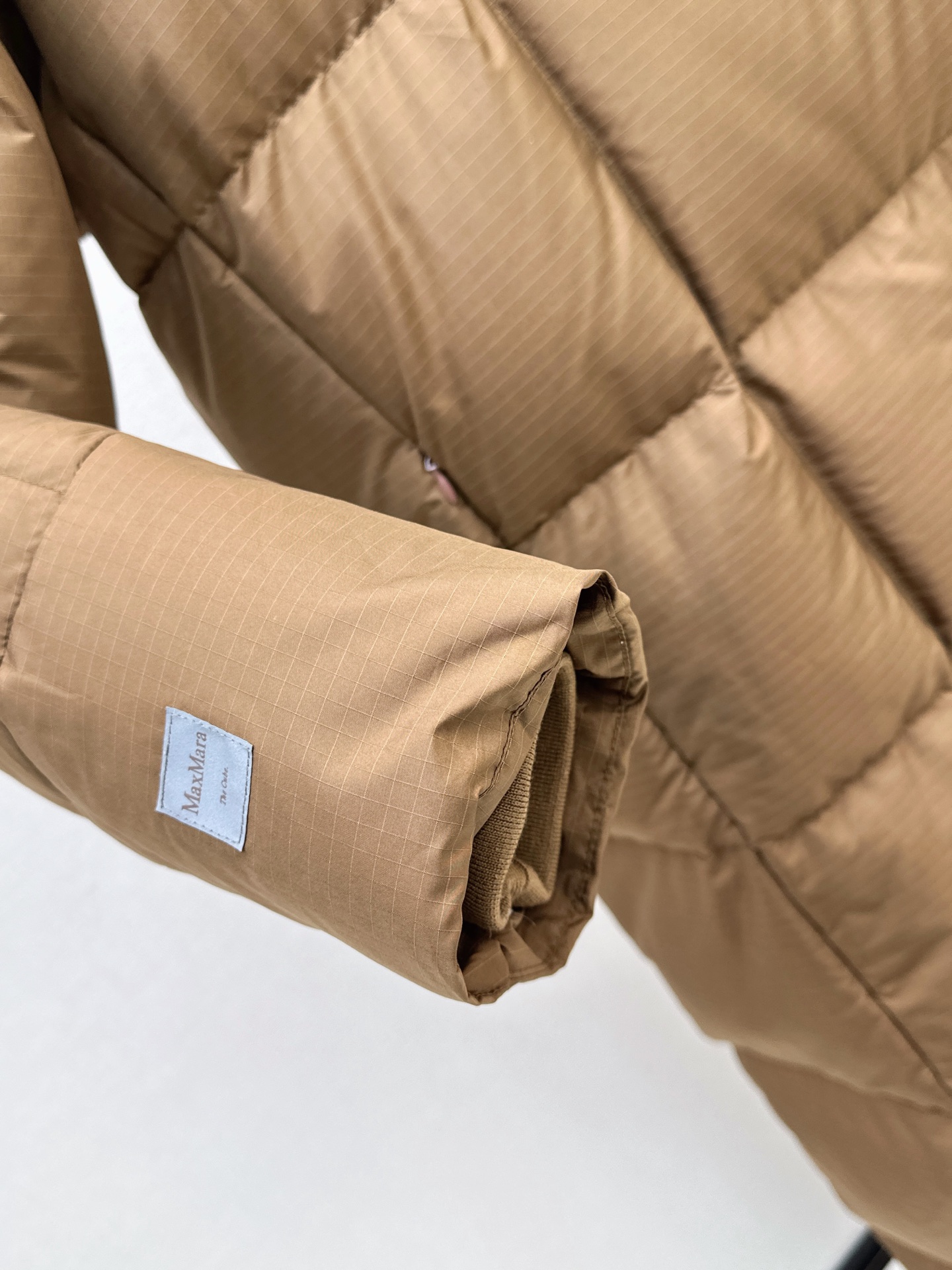 Max 26fw hooded long down jacket