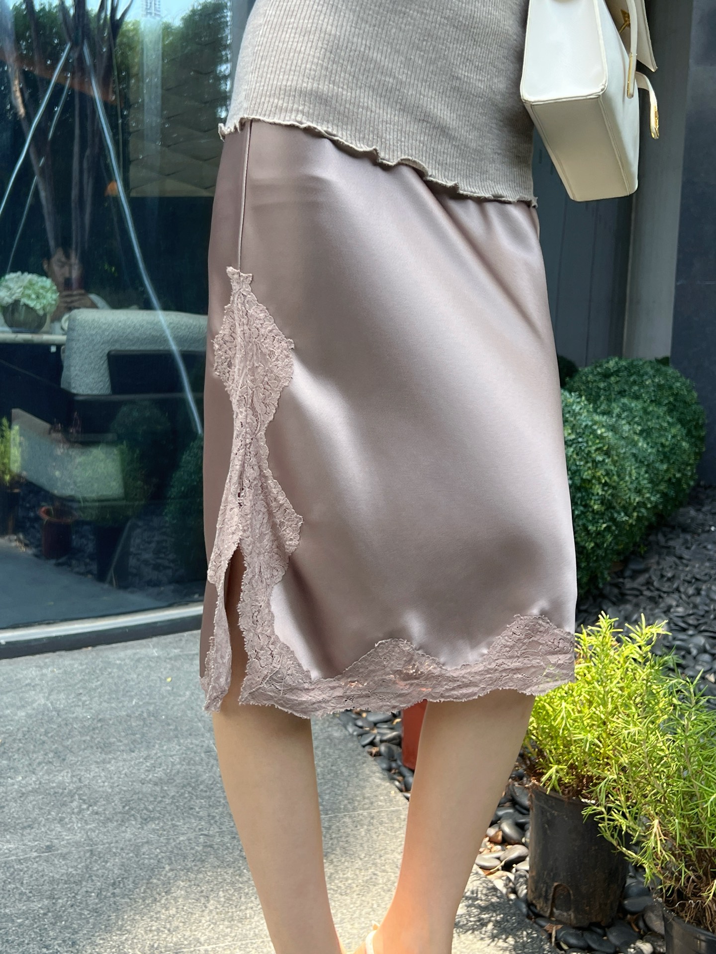 ES 26ss lace contract satin skirt