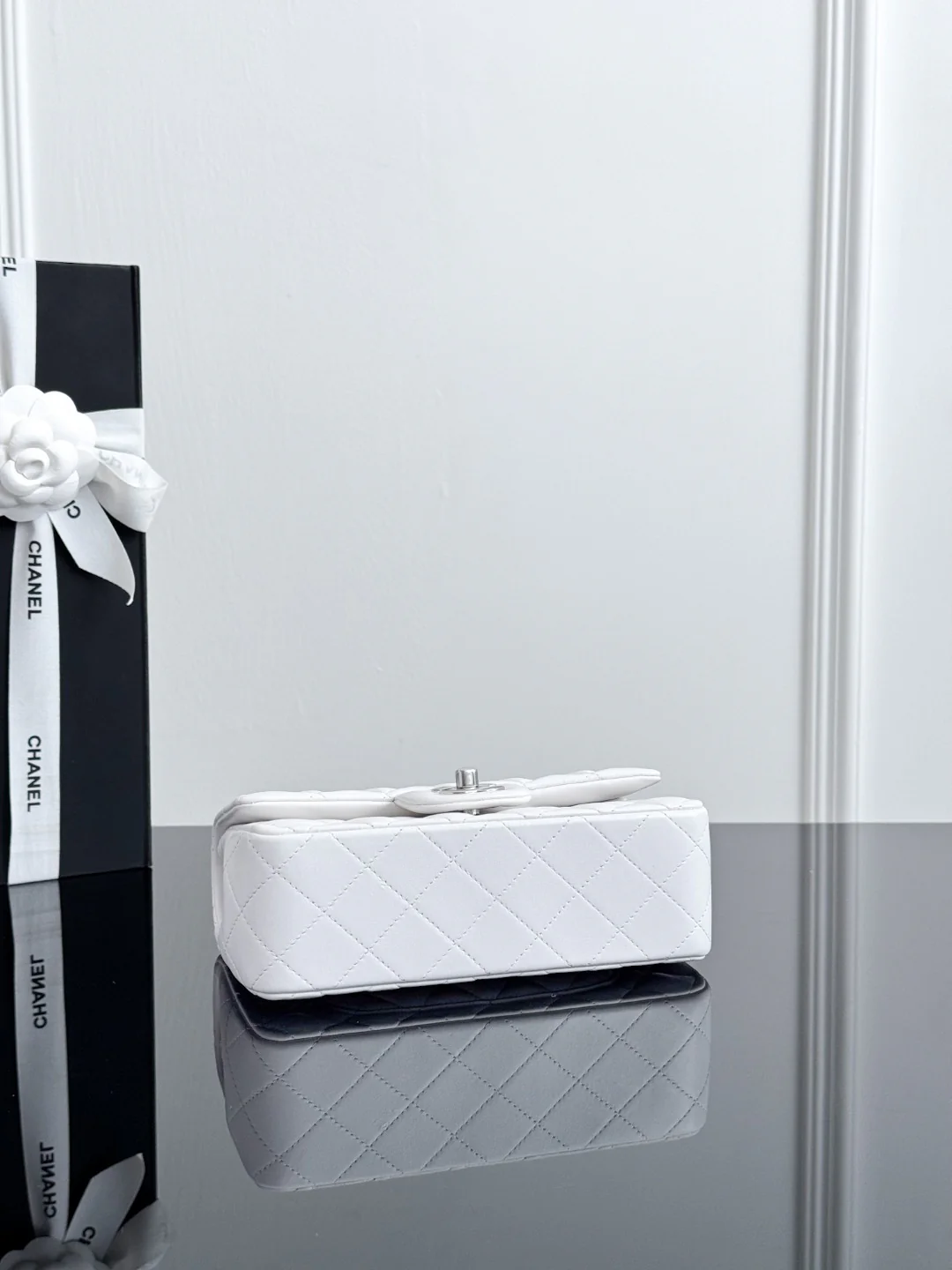 Chan cf20 chain shoulder bag