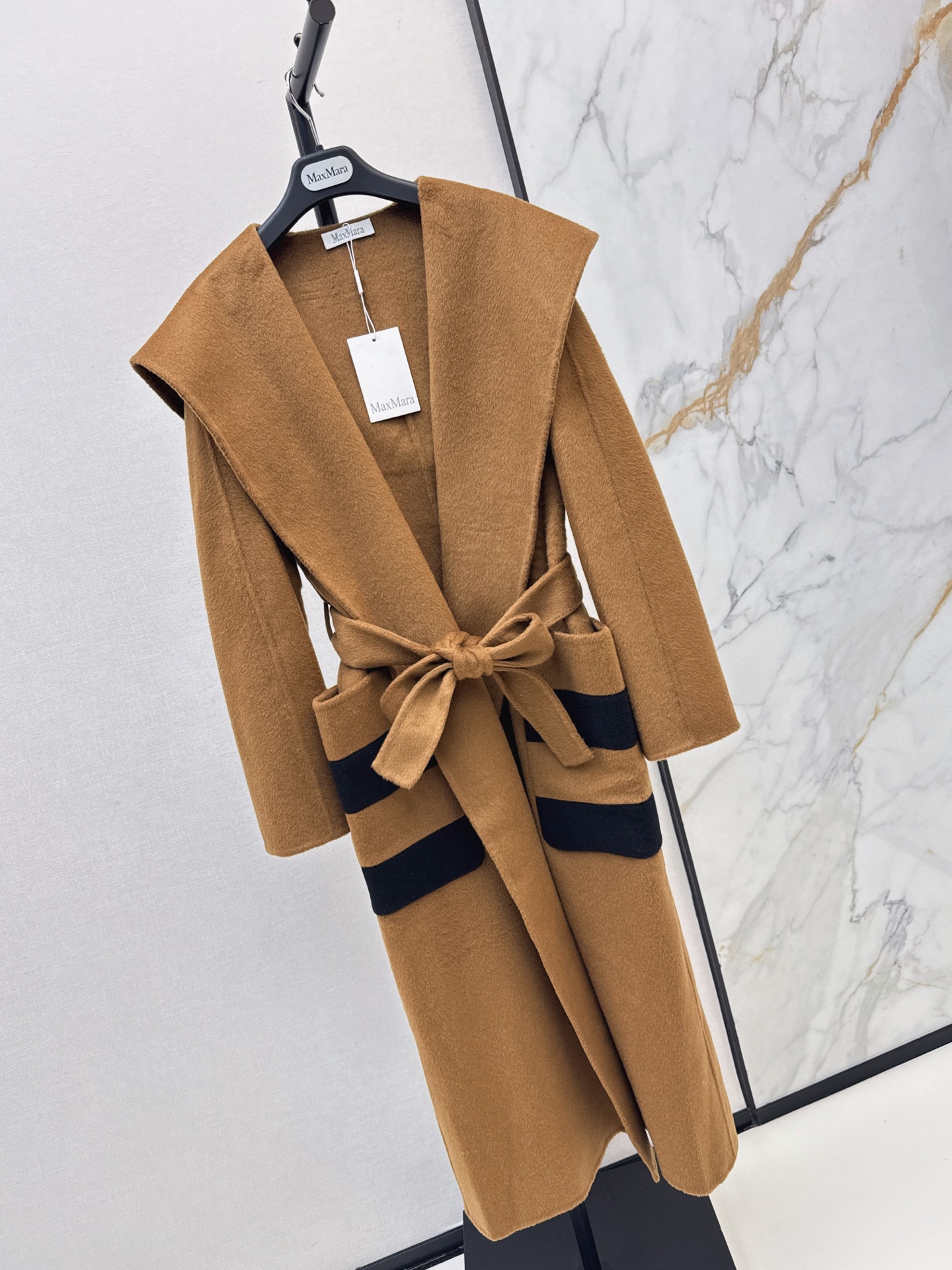 Max 26fw woolen hooded overcoats