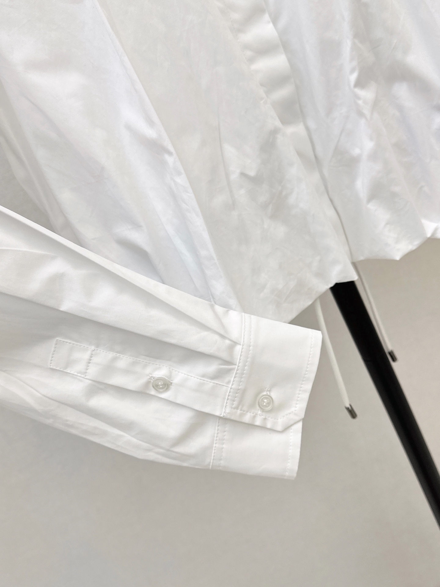Loe 26fw drawstring shirt