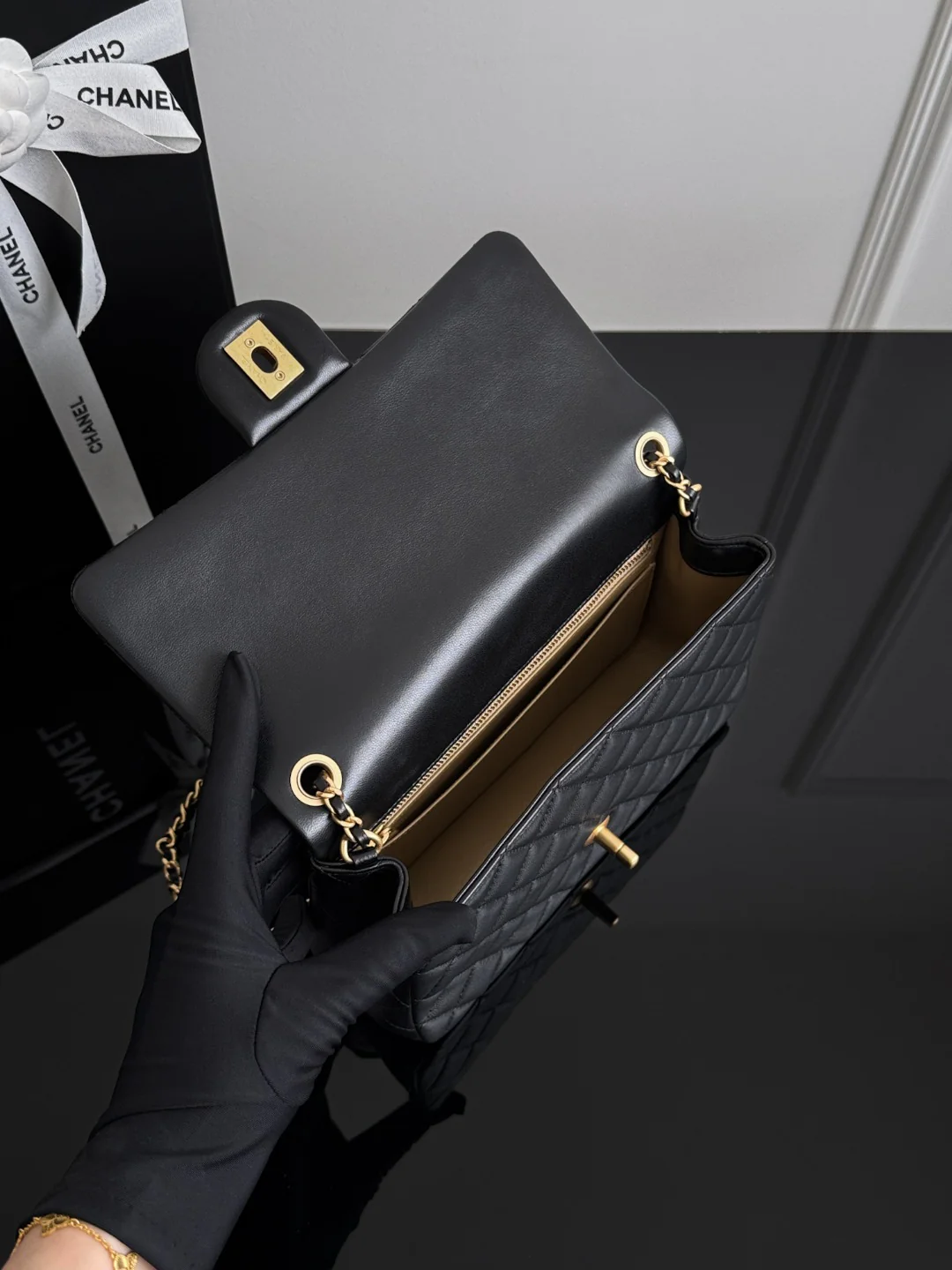 Chan 25B flap bag