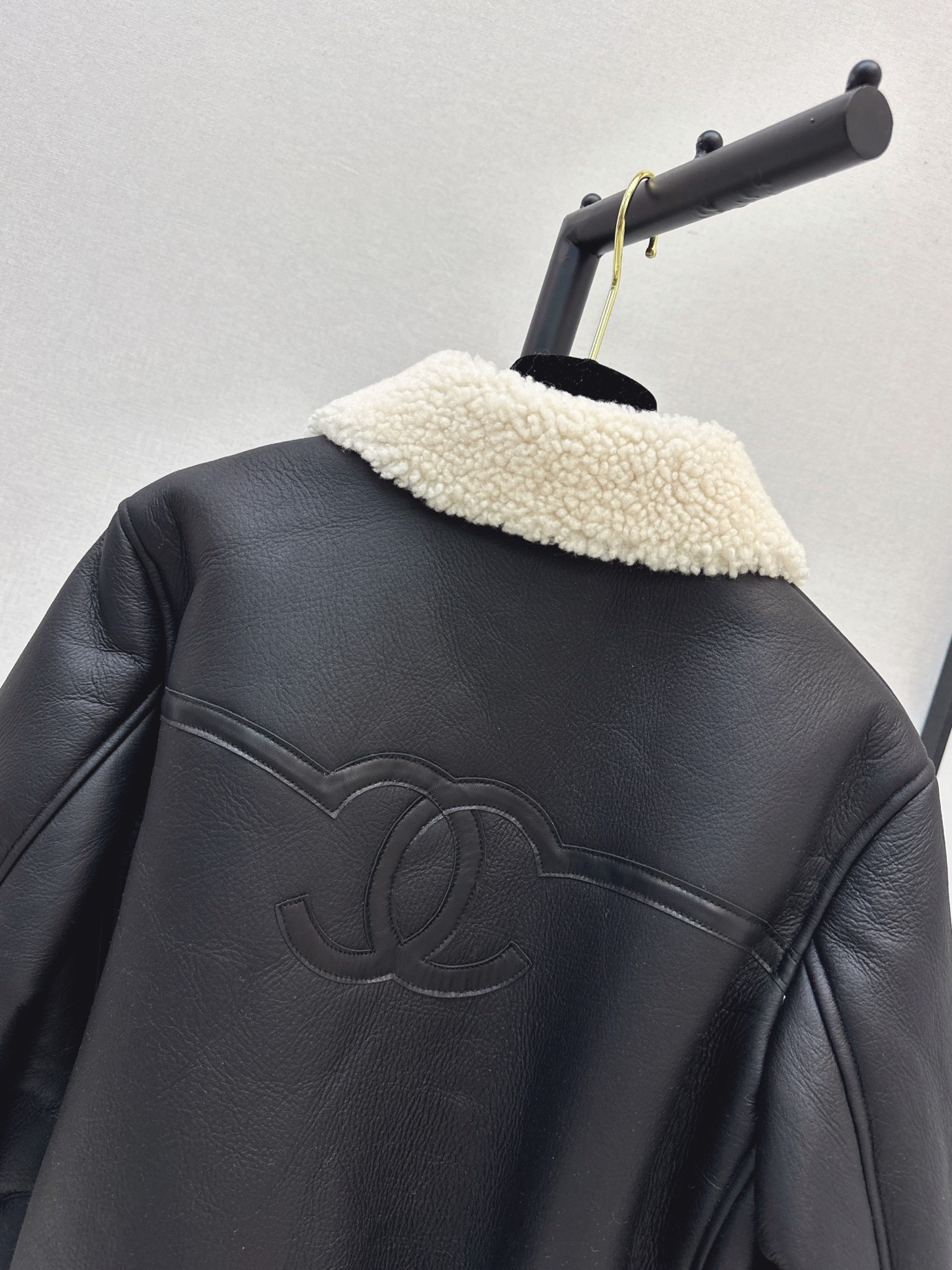 Chan 26fw leather look bomber jacket