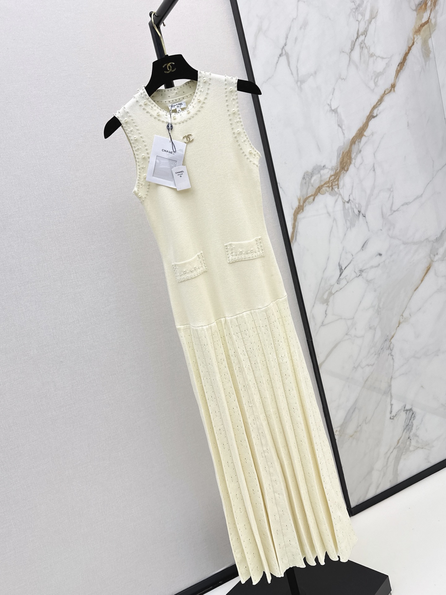 Chan 26fw sleeveless beading knit dress