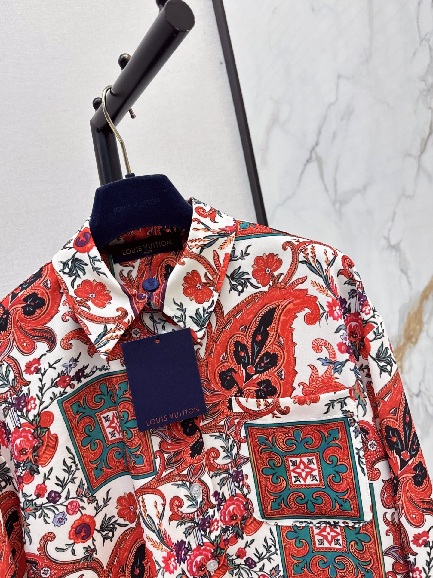 Loui 26fw cropped print shirt