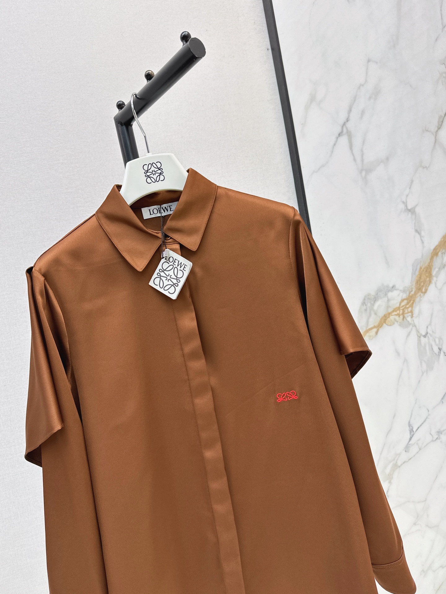 Loe 26fw asymmertic shirt
