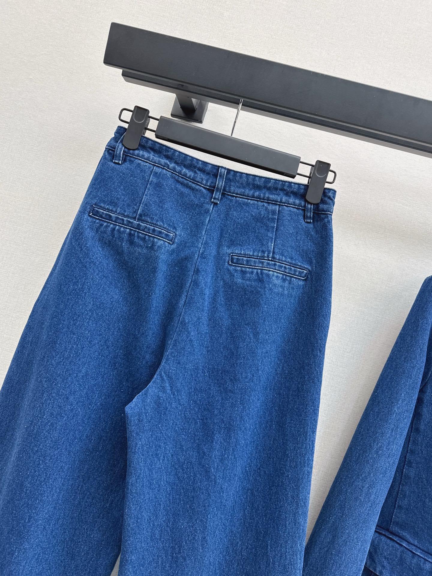 Pra 26fw belted straight-leg jeans