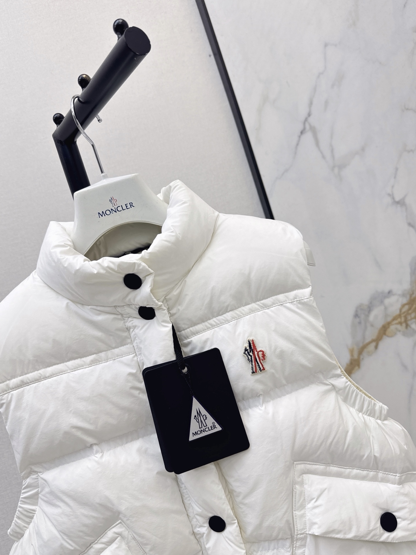 Monc 26fw down vest