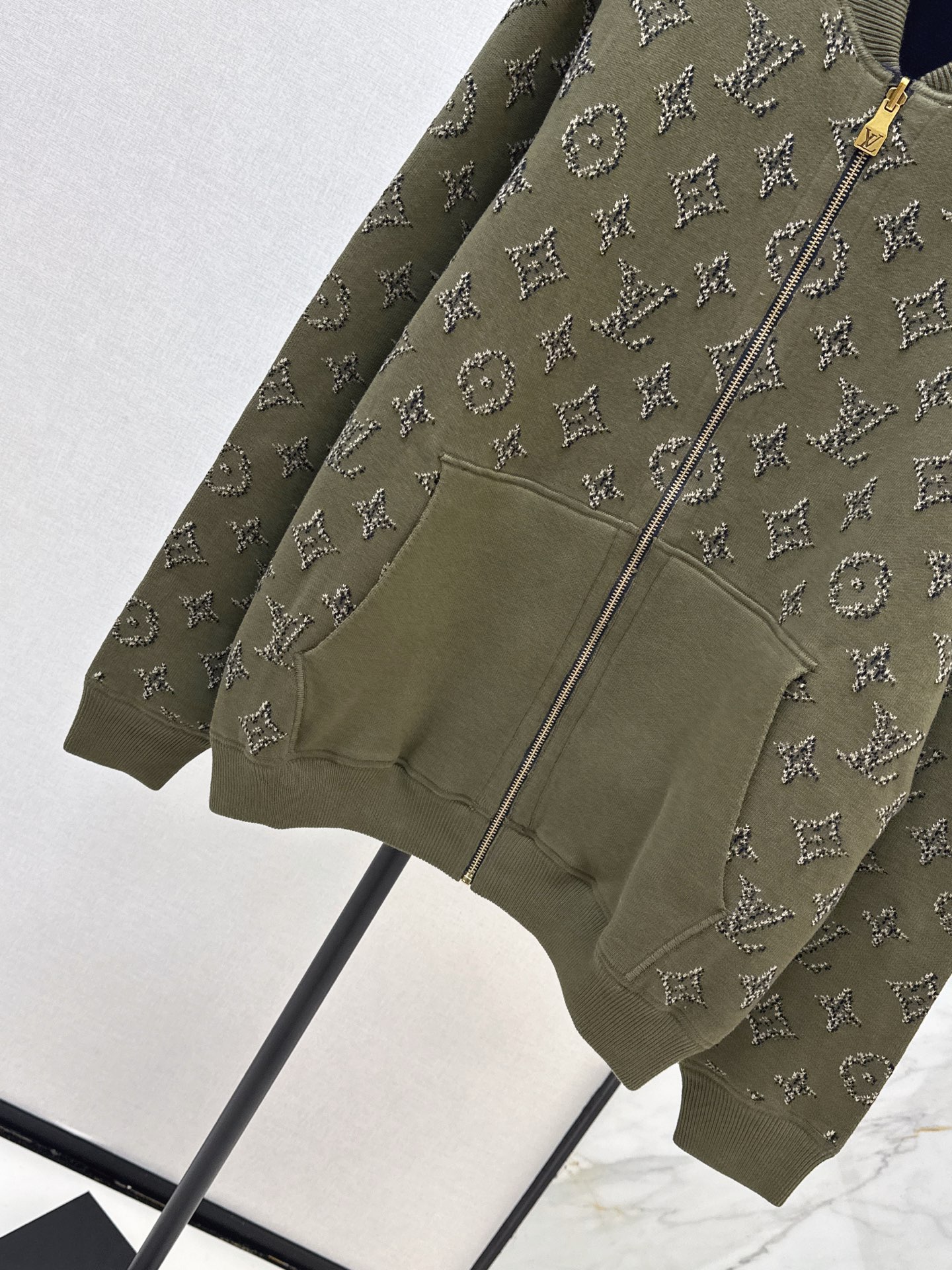 Loui 26fw reversible jacquard sweater