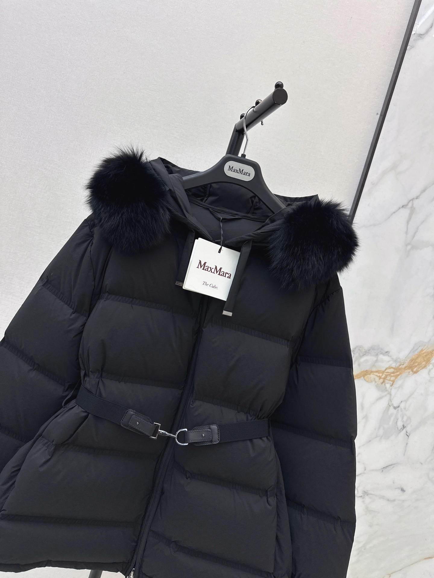 Max 26fw fur-trim hooded belted down jacket