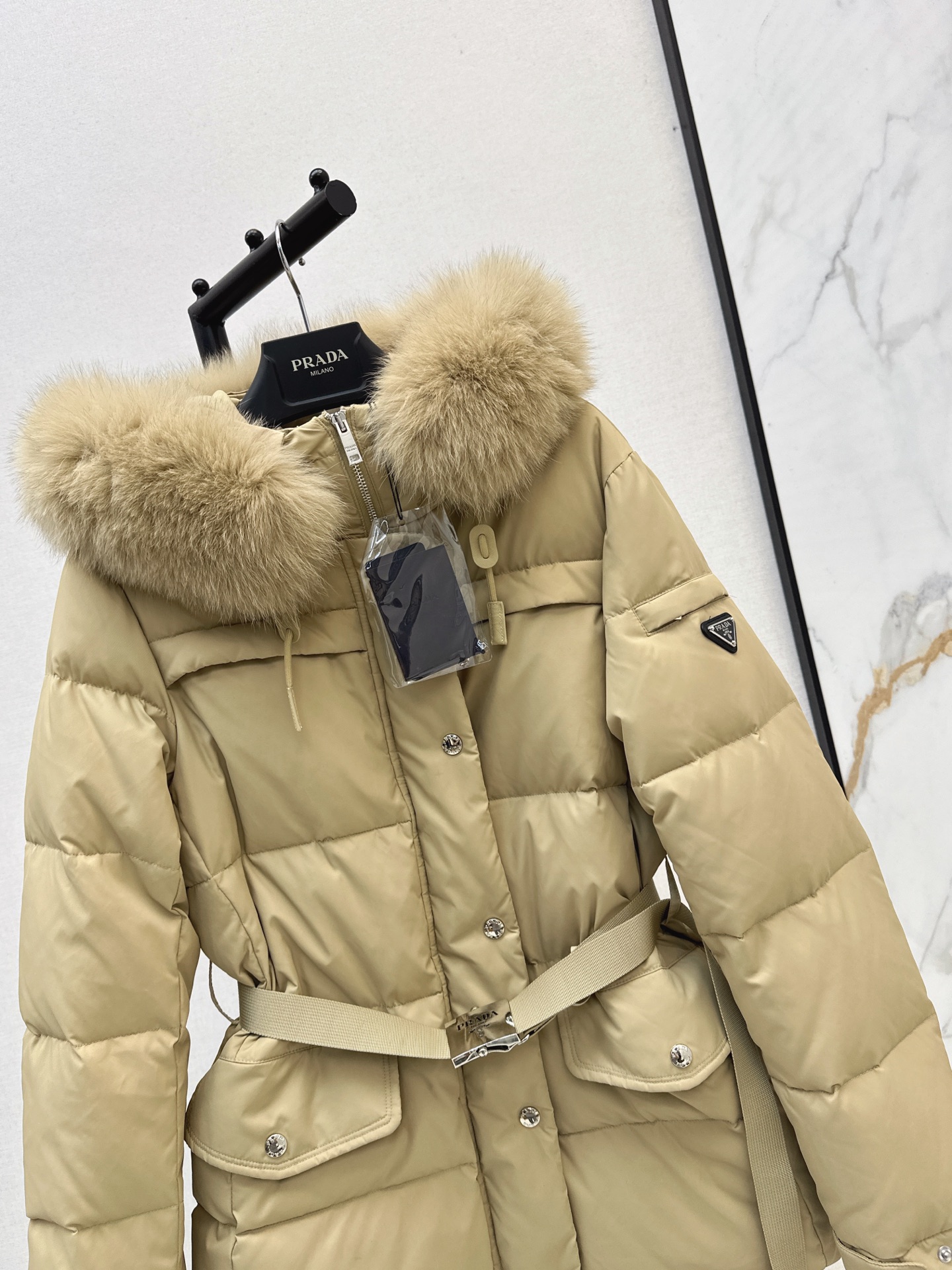 Pra 26fw hooded down jacket