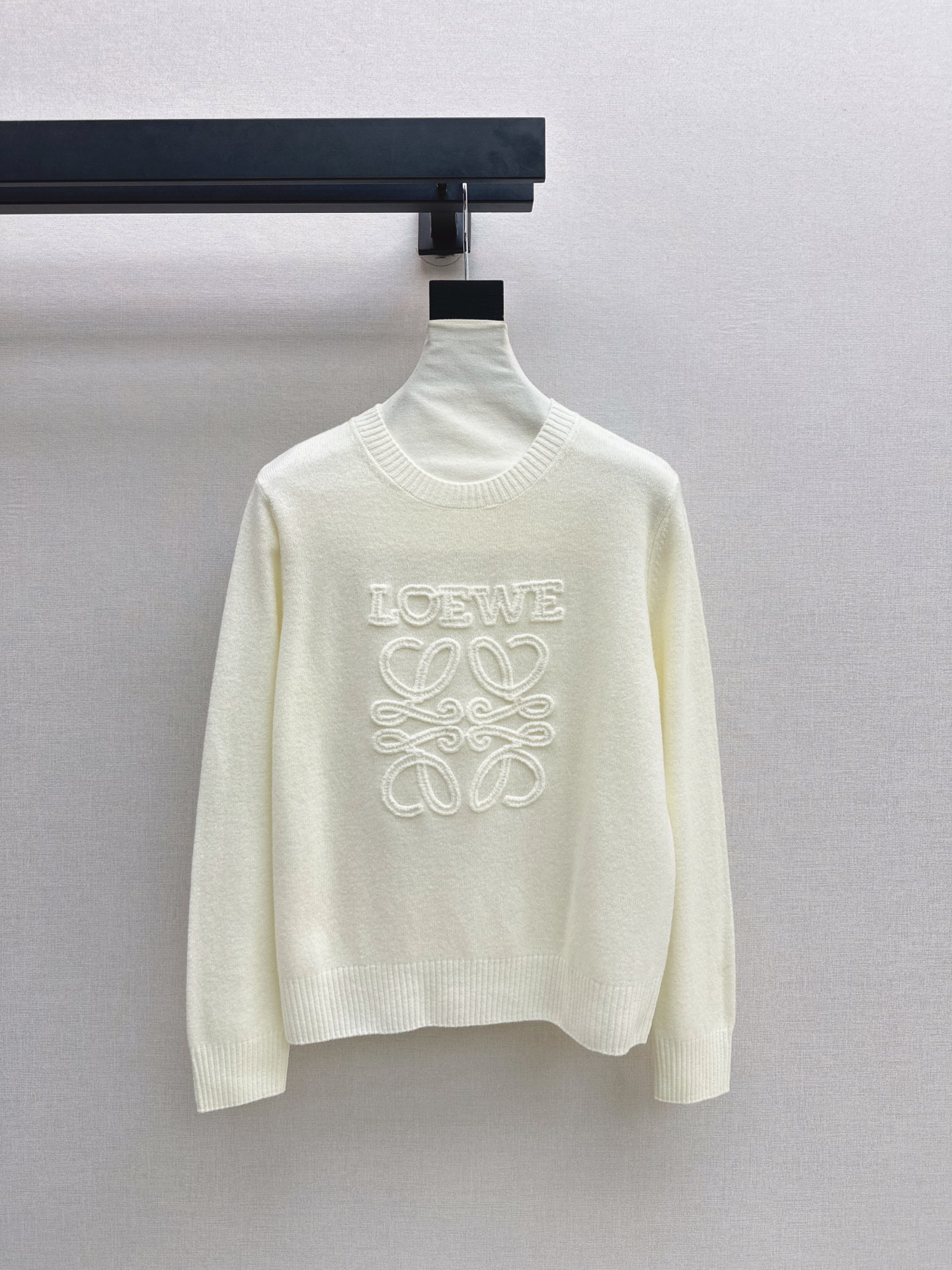 Loe 26fw embroidery sweater