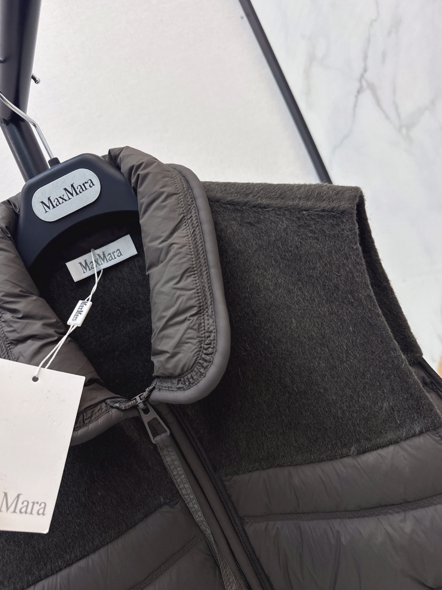 Max 26fw knit contract down vest