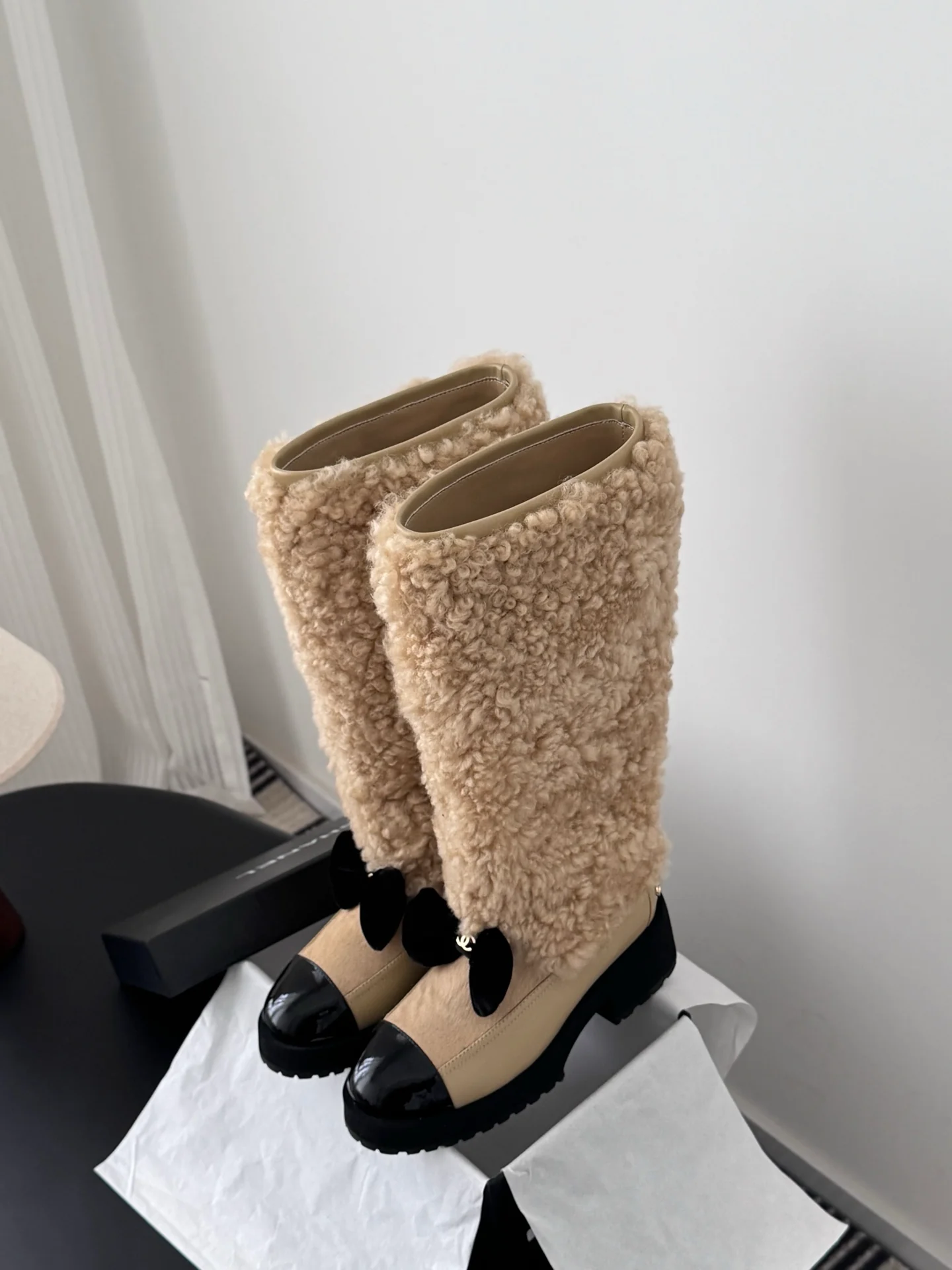 Chan 25fw plush half  boots with bow