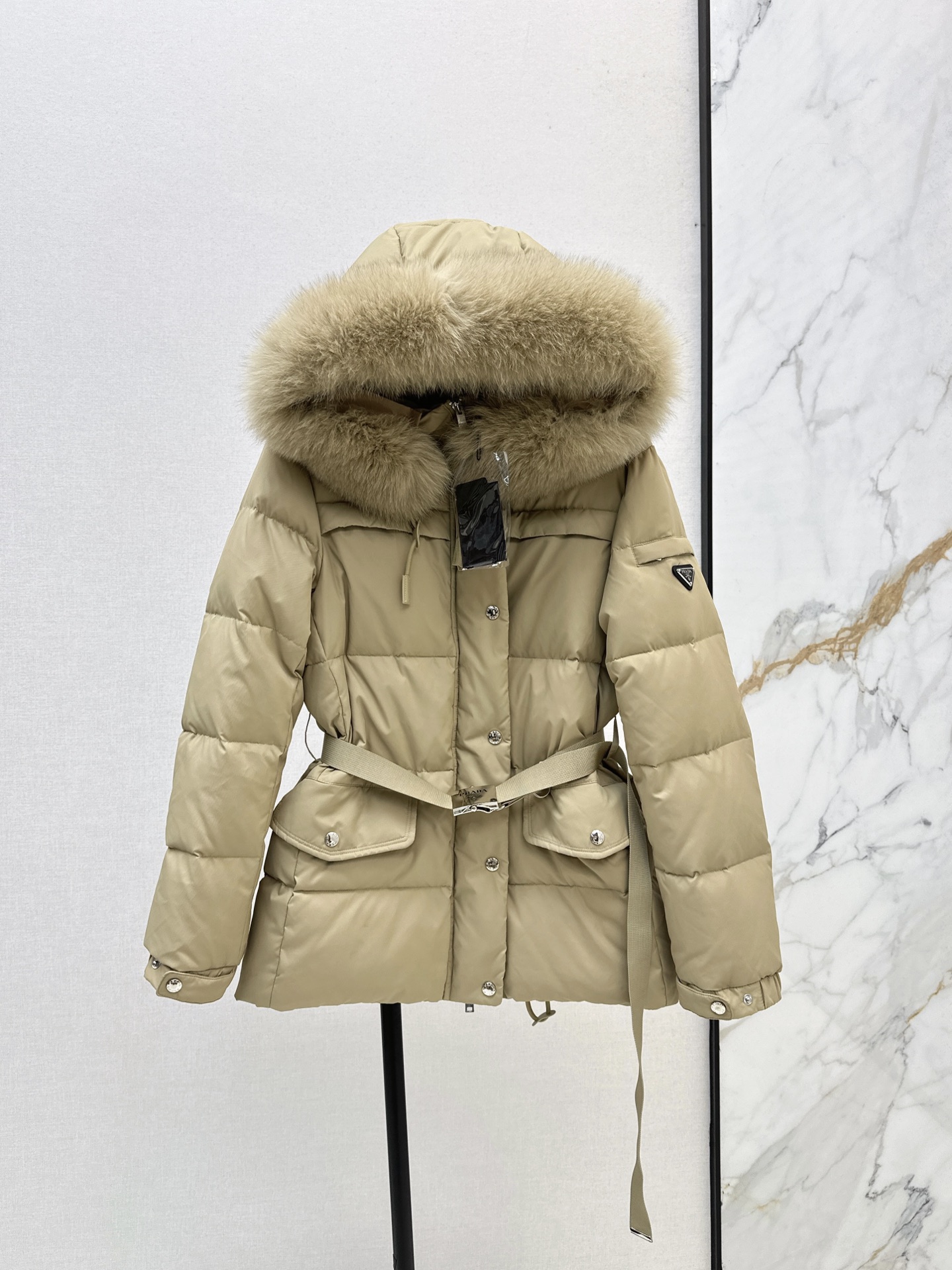 Pra 26fw hooded down jacket