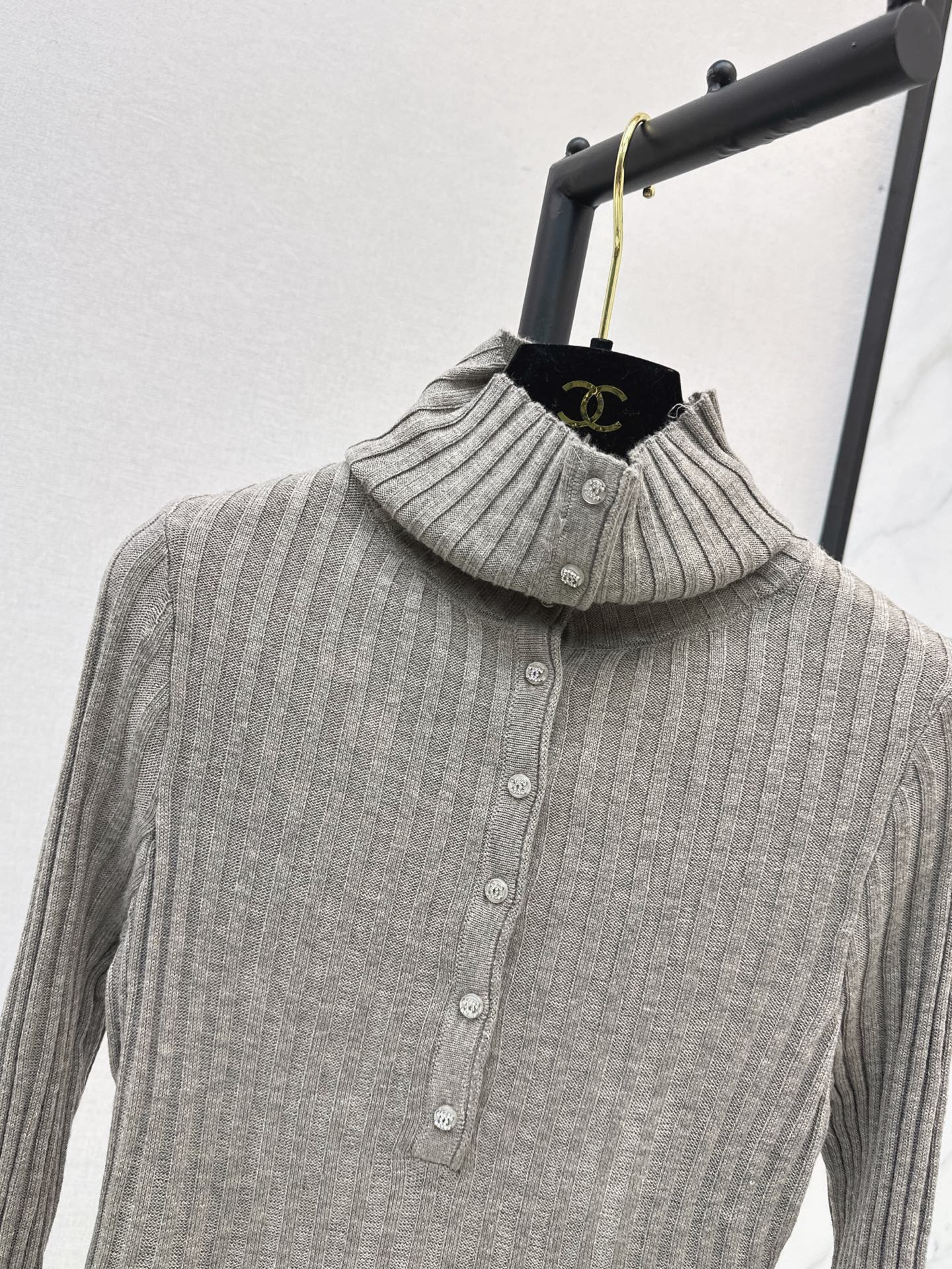 Chan 26fw slim-fit stand collar knitwear