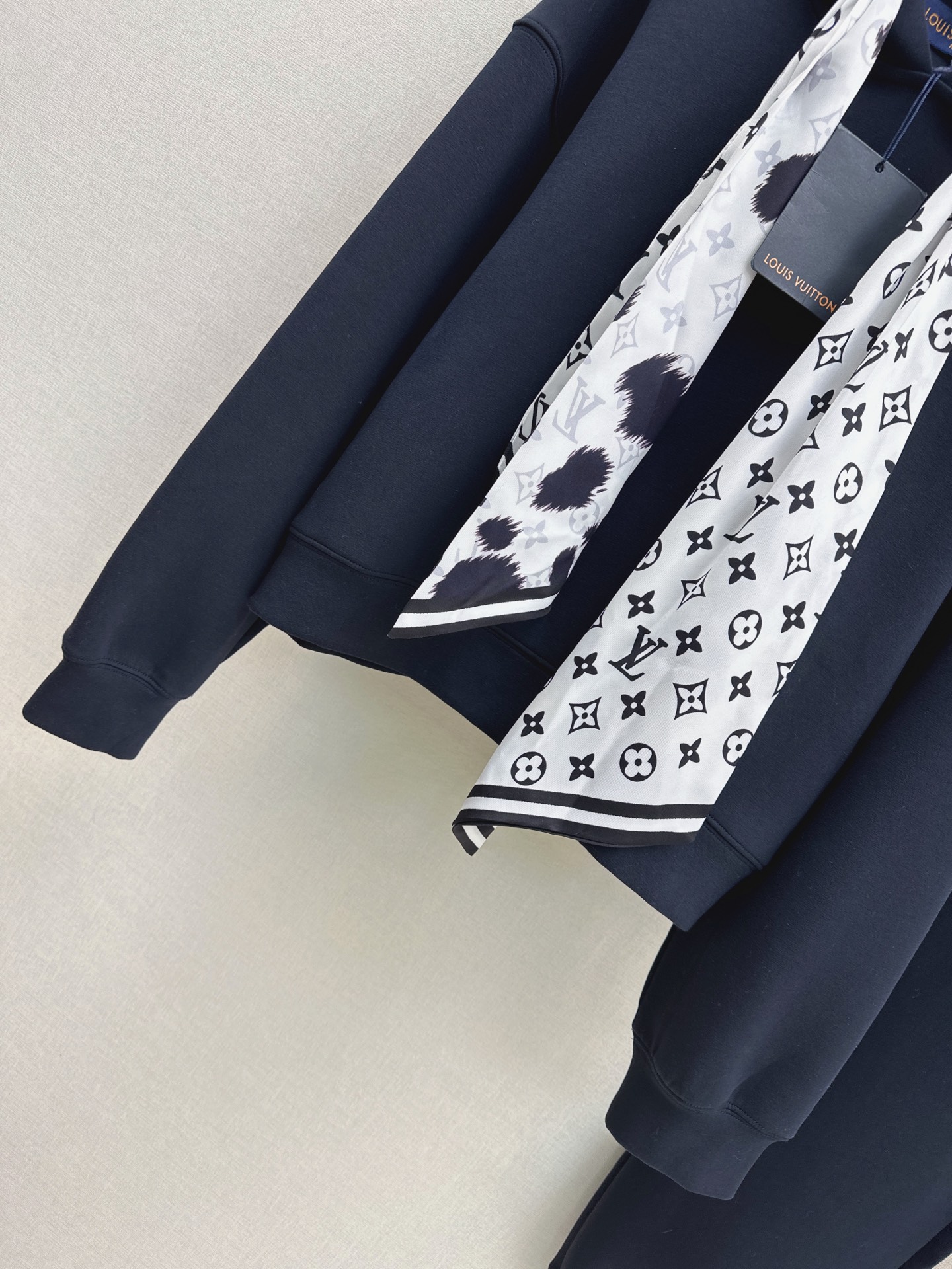 Loui 26fw scarf hhdie pants sets