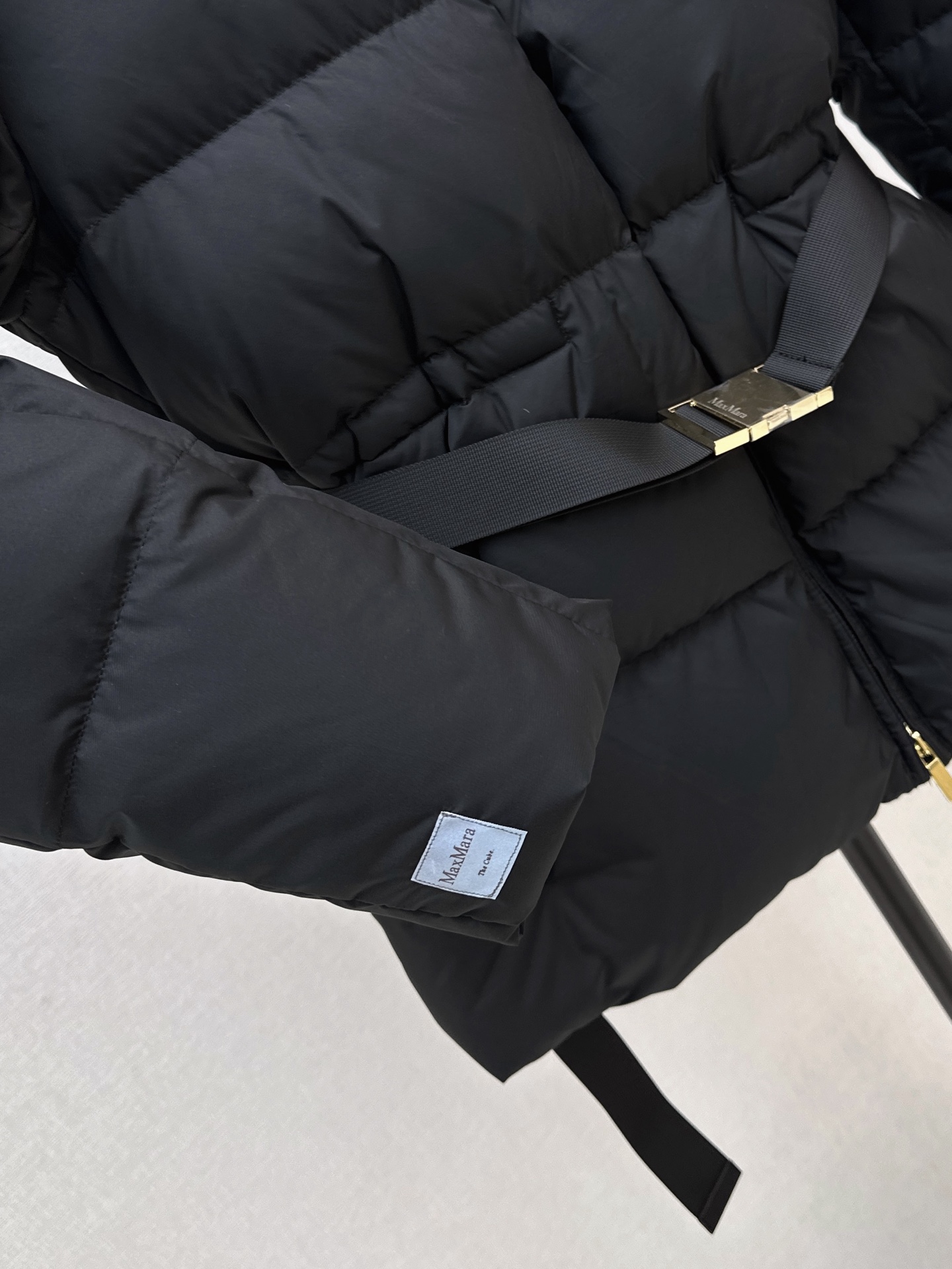 Max 26fw hooded down jacket