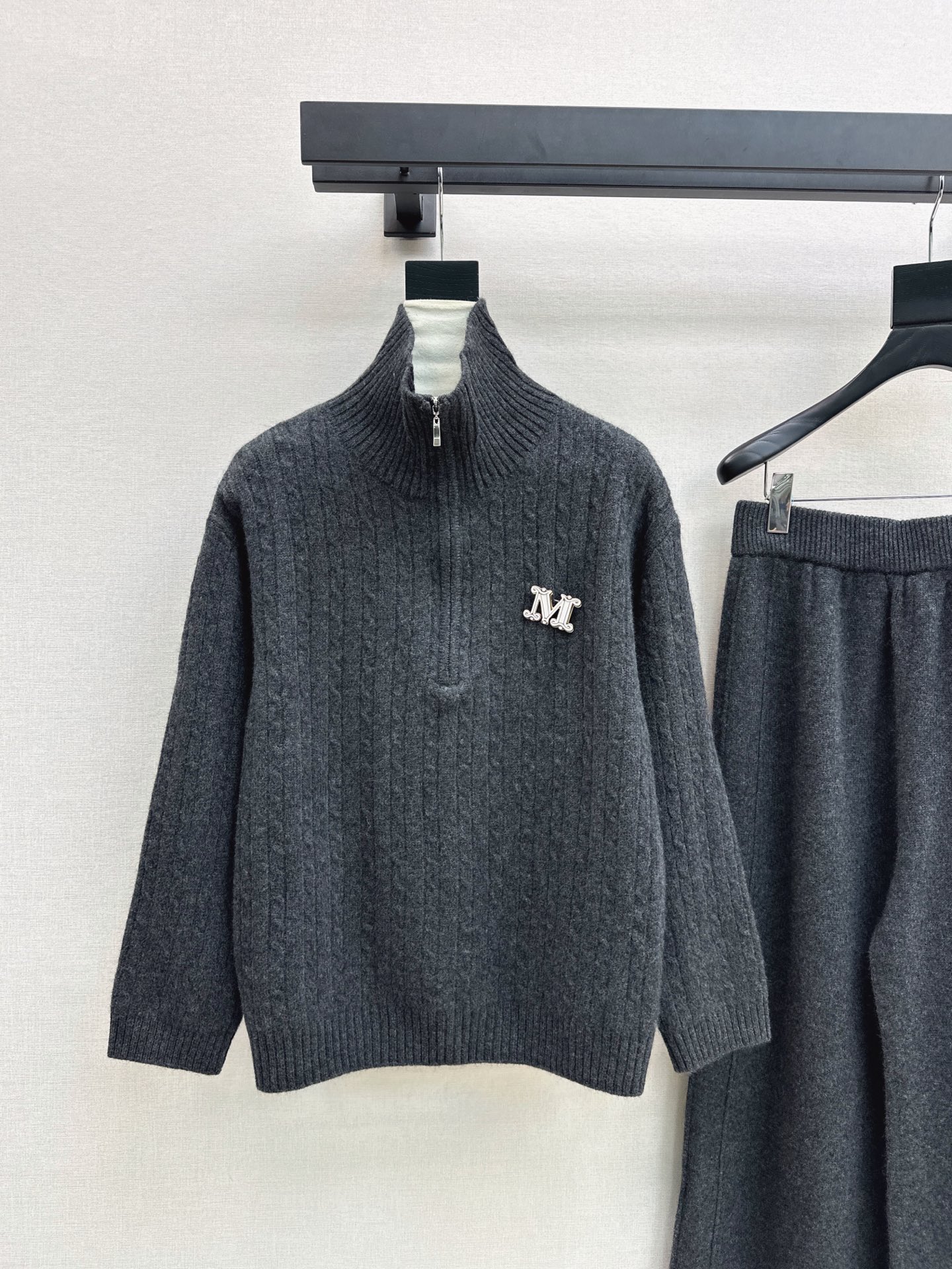 Max 26fw wool sweater pants sets